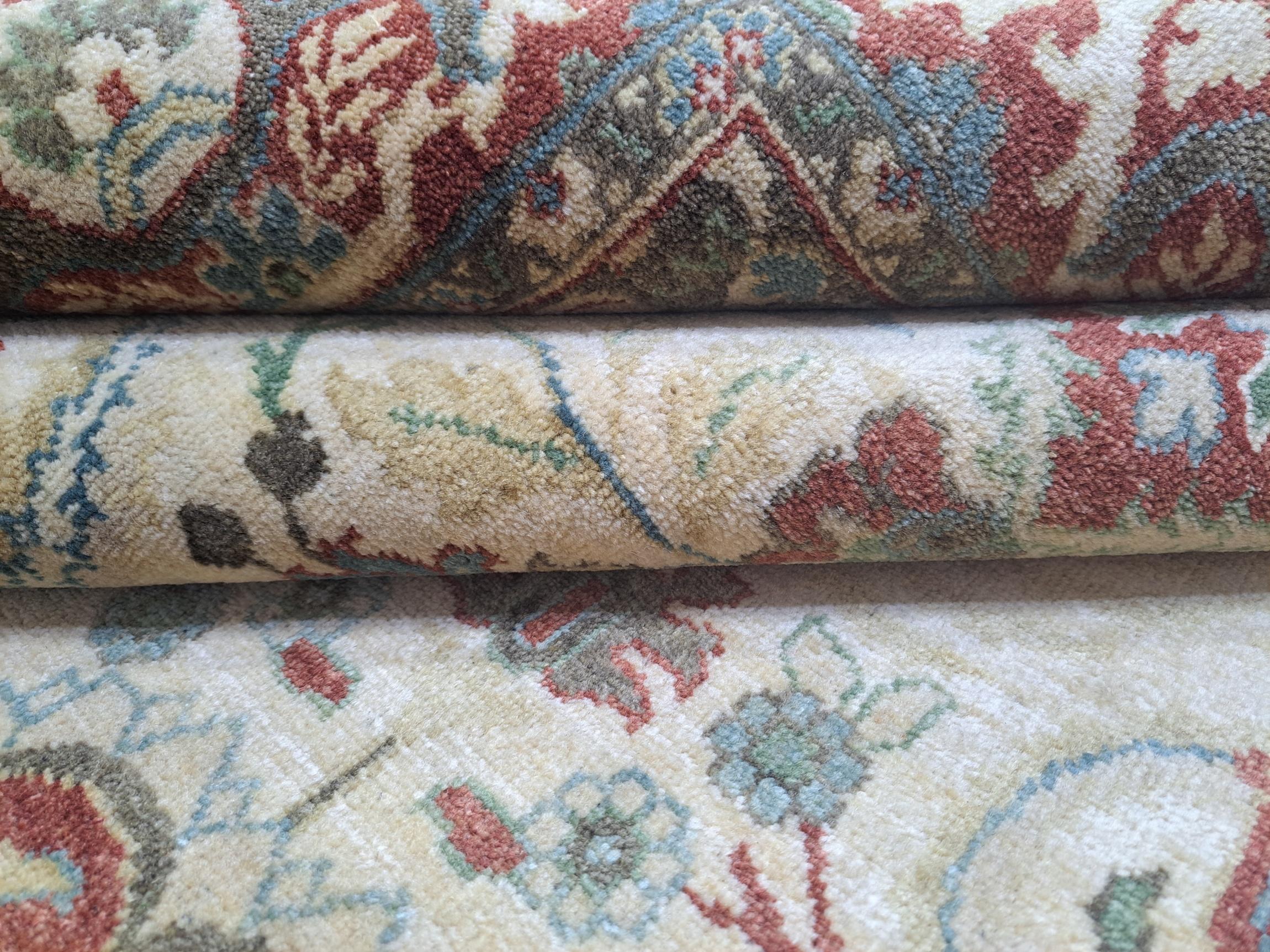 8x10 Ft Handgeknüpfter Teppich. 100% Wolle. Antiker Heriz inspirierter Design-Teppich im Angebot 3