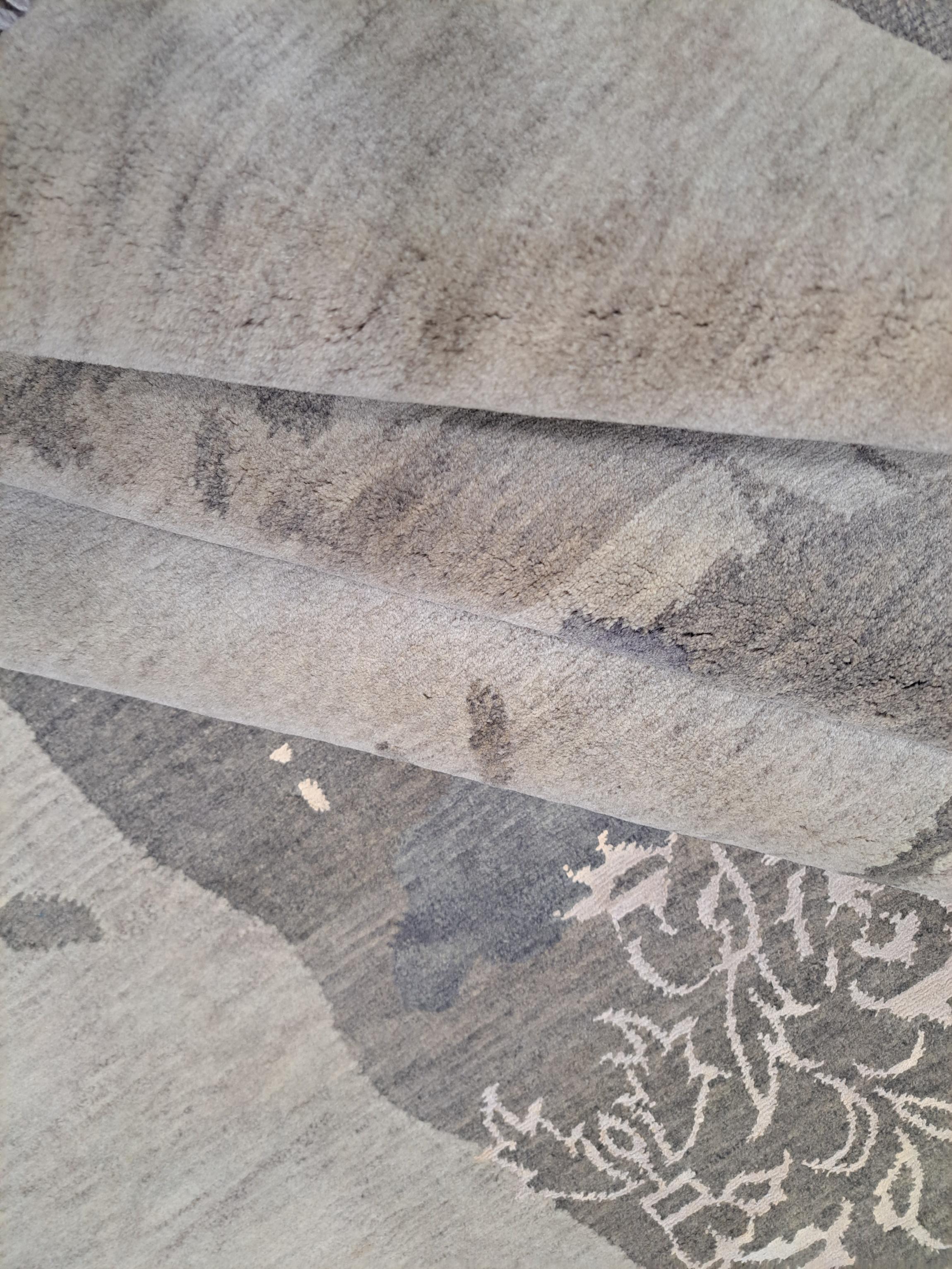 8x10 Ft Handknotted Nepalese Rug. All Wool. New Carpet. Custom Options Available In New Condition For Sale In Spring Valley, NY