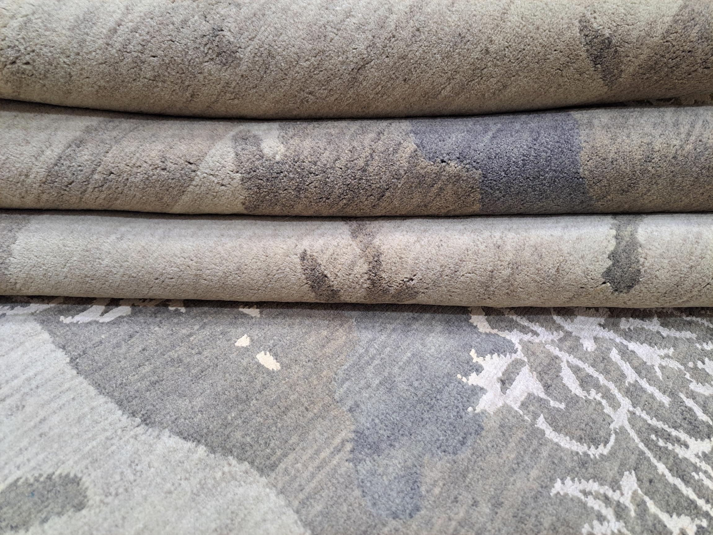 Contemporary 8x10 Ft Handknotted Nepalese Rug. All Wool. New Carpet. Custom Options Available For Sale