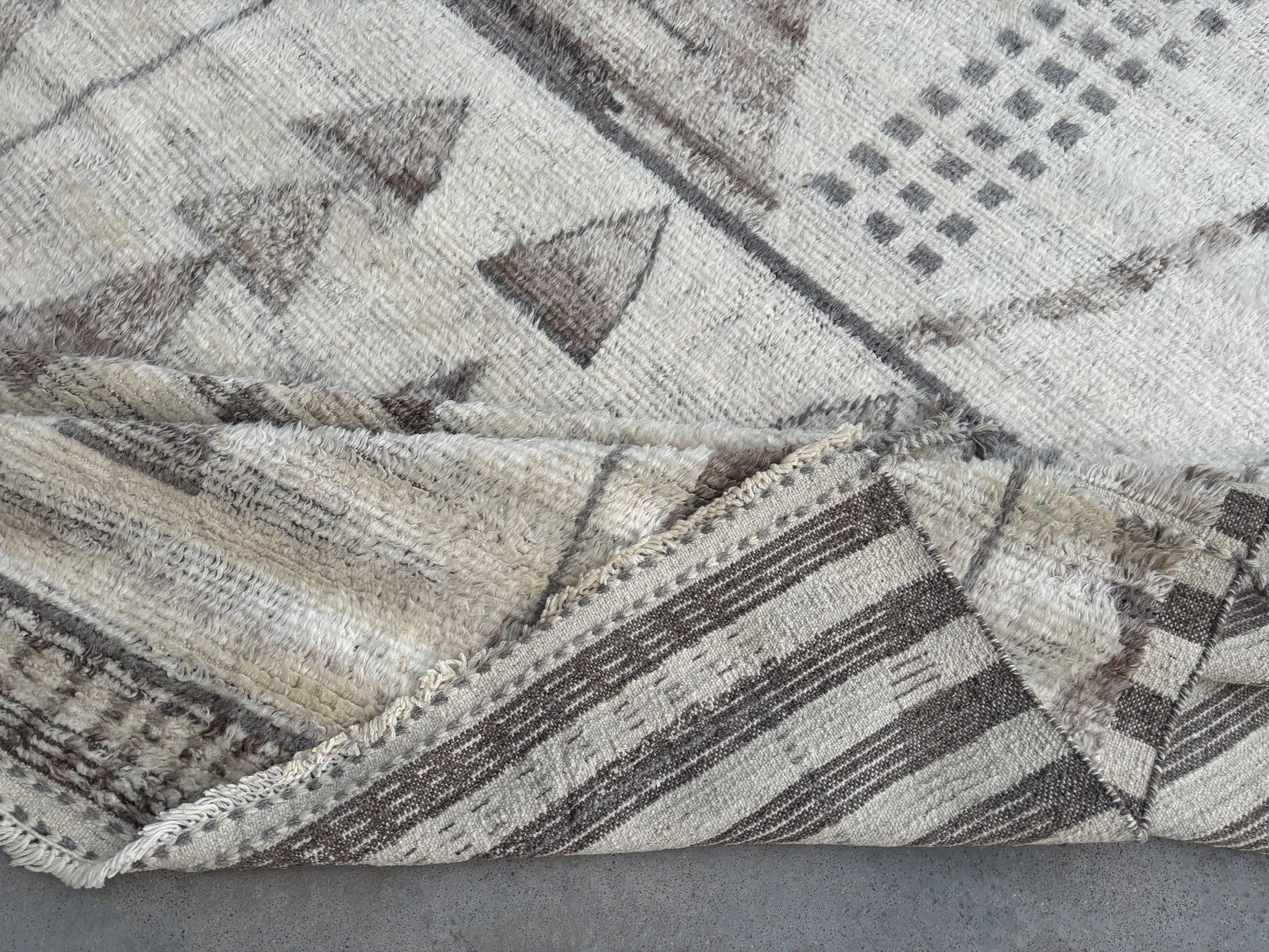 8x10 Ft Handgefertigter marokkanischer Teppich im Azilal-Stil. 100% Wolle. Modern Beni Ourain Carpet im Zustand „Neu“ im Angebot in Spring Valley, NY