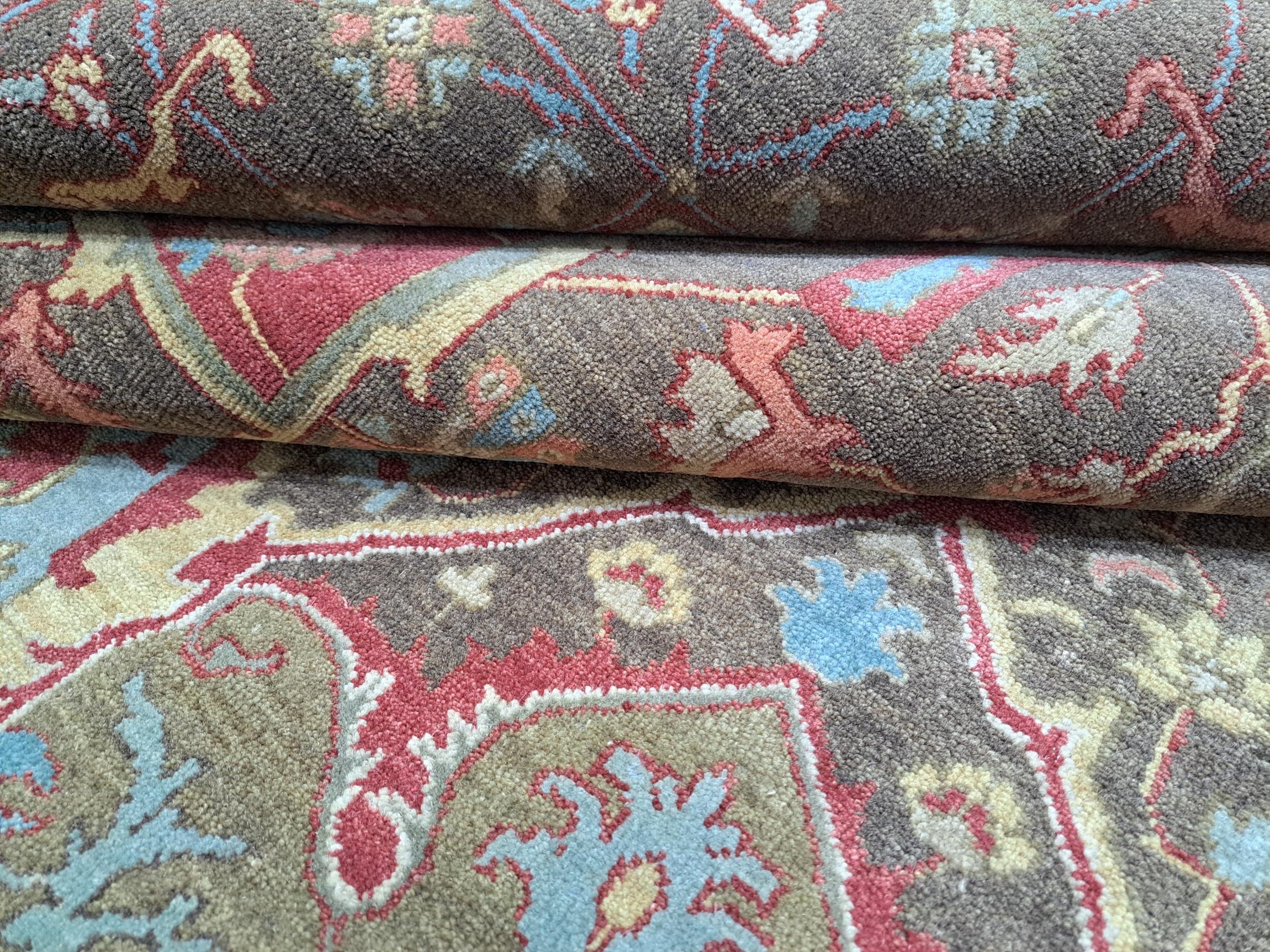 8x10 Ft Heriz Inspired Handmade Wool Rug. Antique Style Area Carpet. 100% Wool in vendita 1