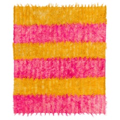 Tapis vintage à poils longs rose et jaune, 100 % laine. Options personnalisables disponibles