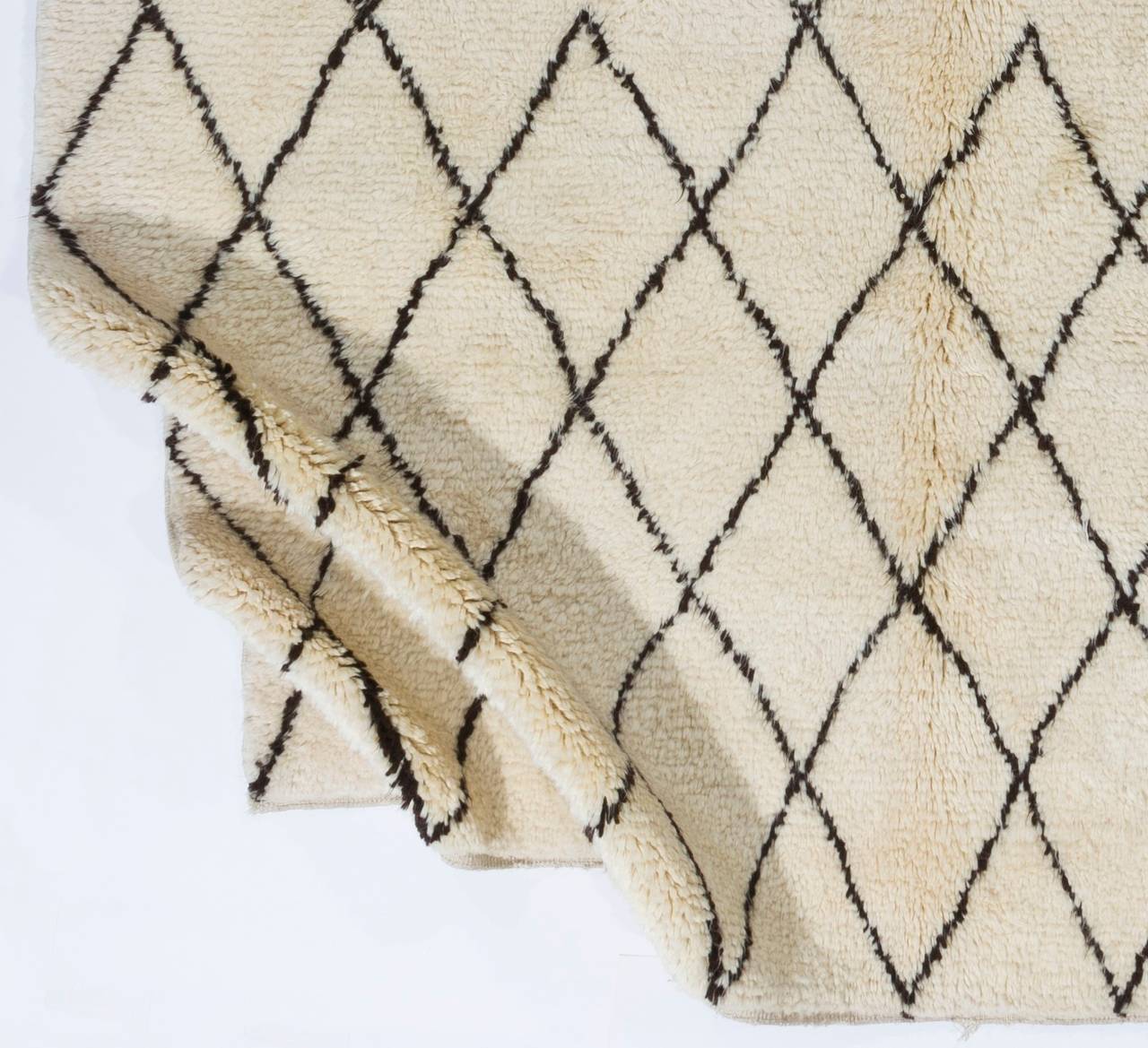 Contemporary 8x10 ft Modern Handmade Moroccan Tulu Rug with Atlas Design. 100% Natural Wool For Sale