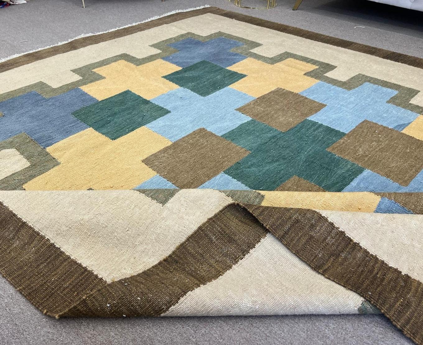 Turkish 8x10 Ft Modern Handwoven Scandinavian design Rug. Custom Options Available For Sale