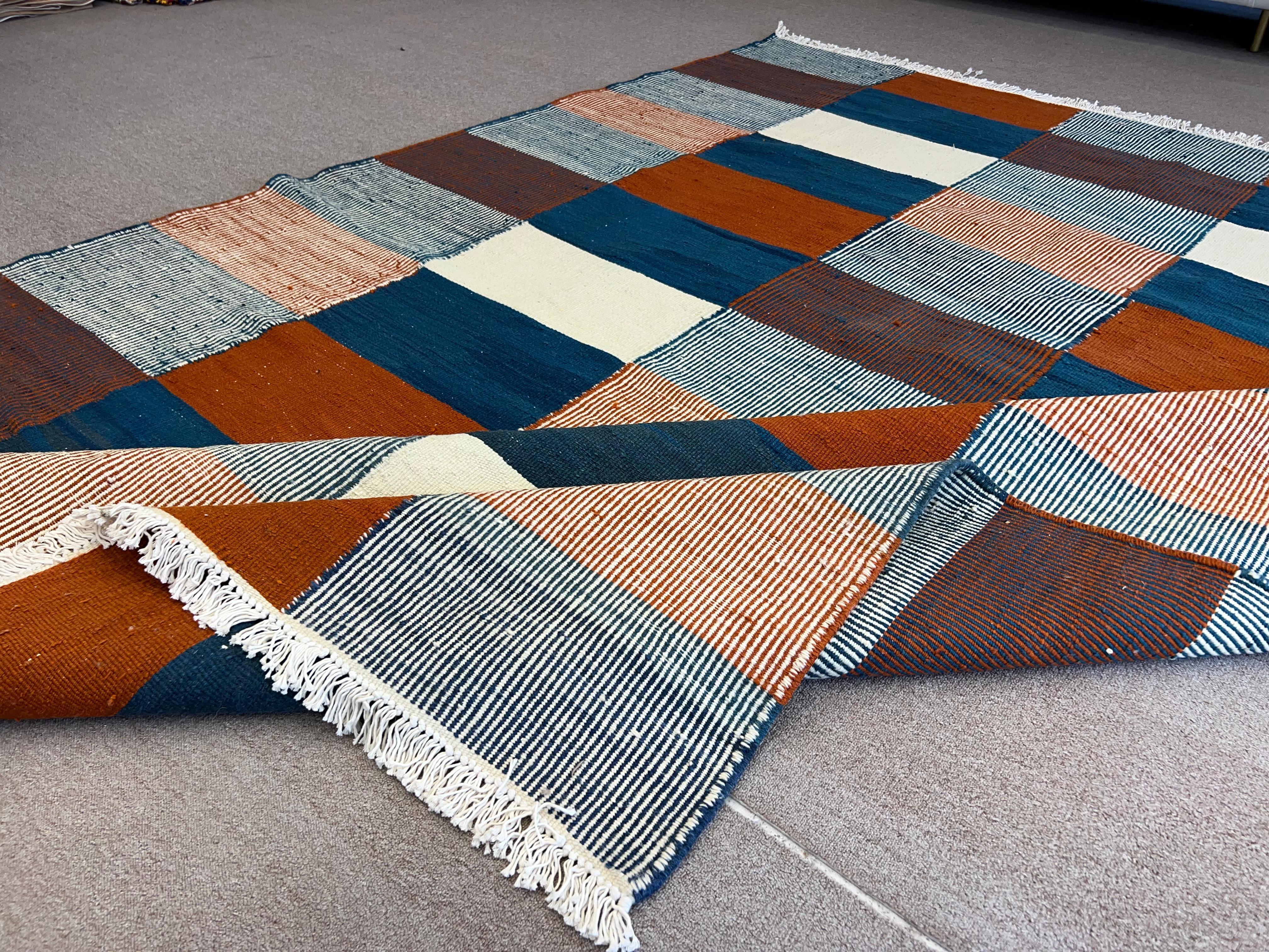 Turco 8x10 Ft Modern Handwoven Scandinavian design Rug. Custom Options Available in vendita