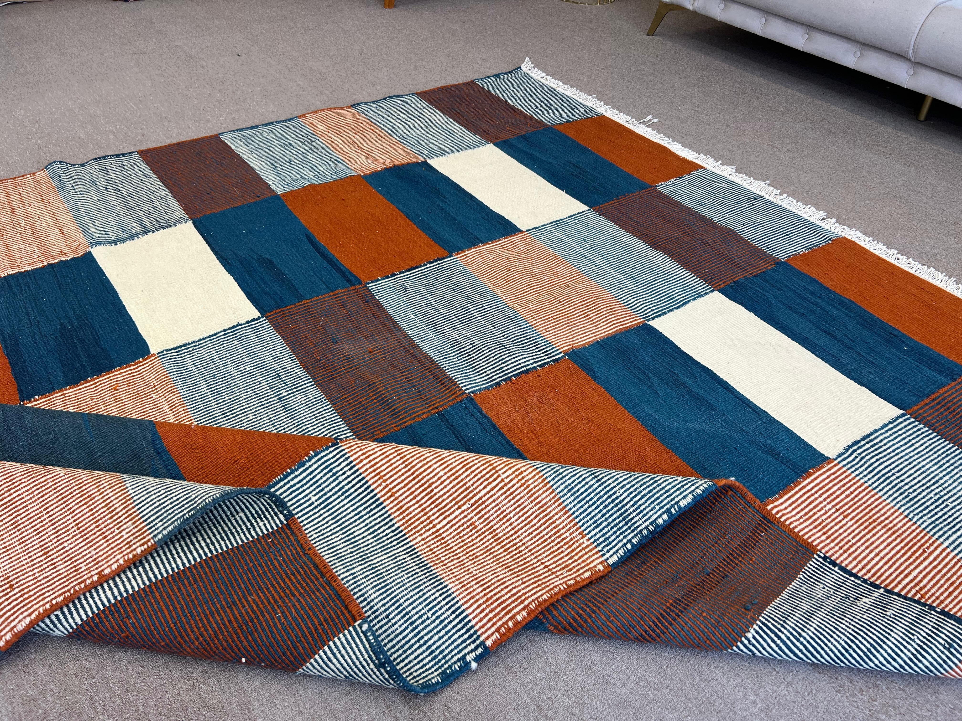 Tessuto a mano 8x10 Ft Modern Handwoven Scandinavian design Rug. Custom Options Available in vendita