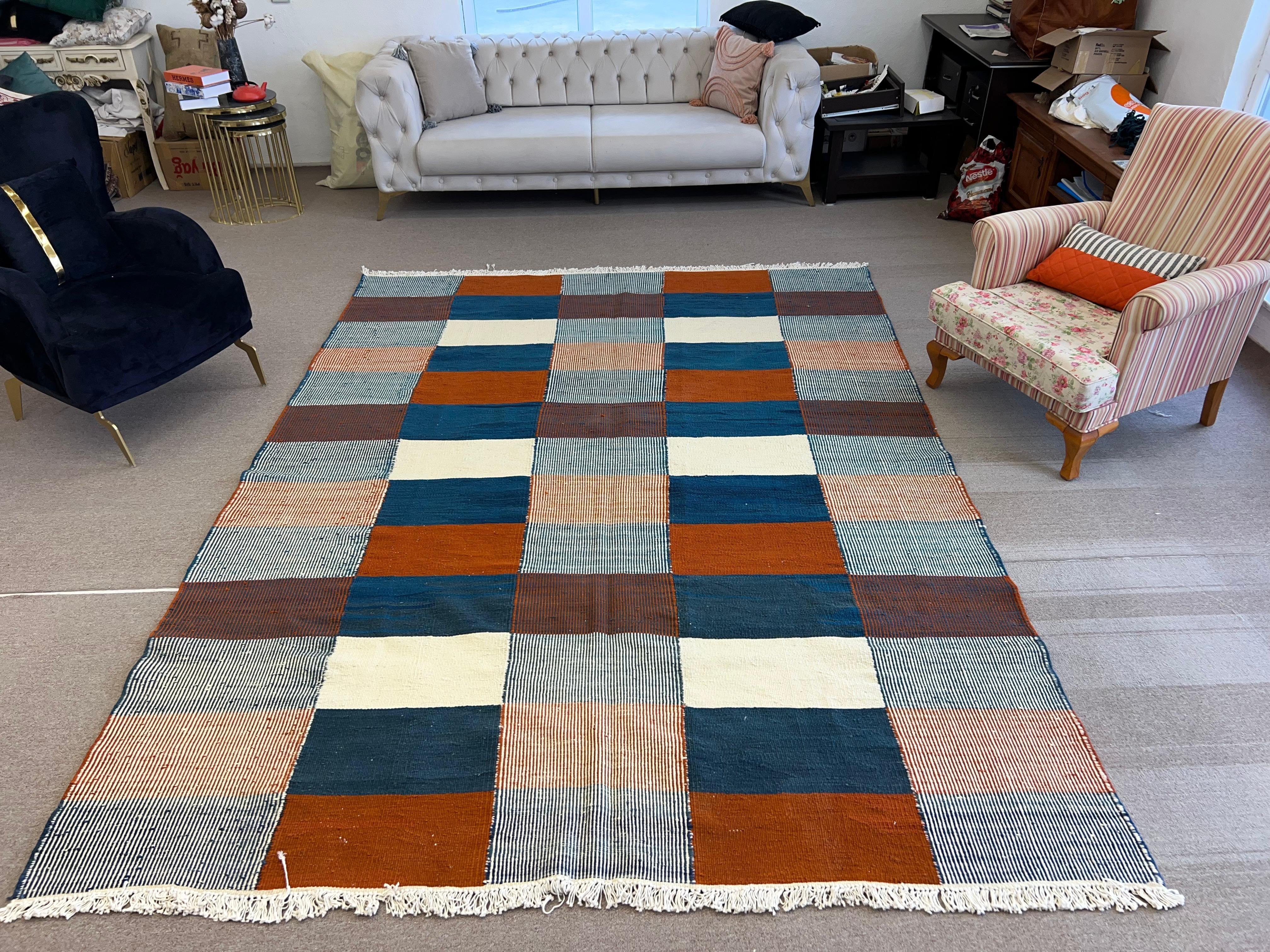 8x10 Ft Modern Handwoven Scandinavian design Rug. Custom Options Available In condizioni Nuovo in vendita a Spring Valley, NY