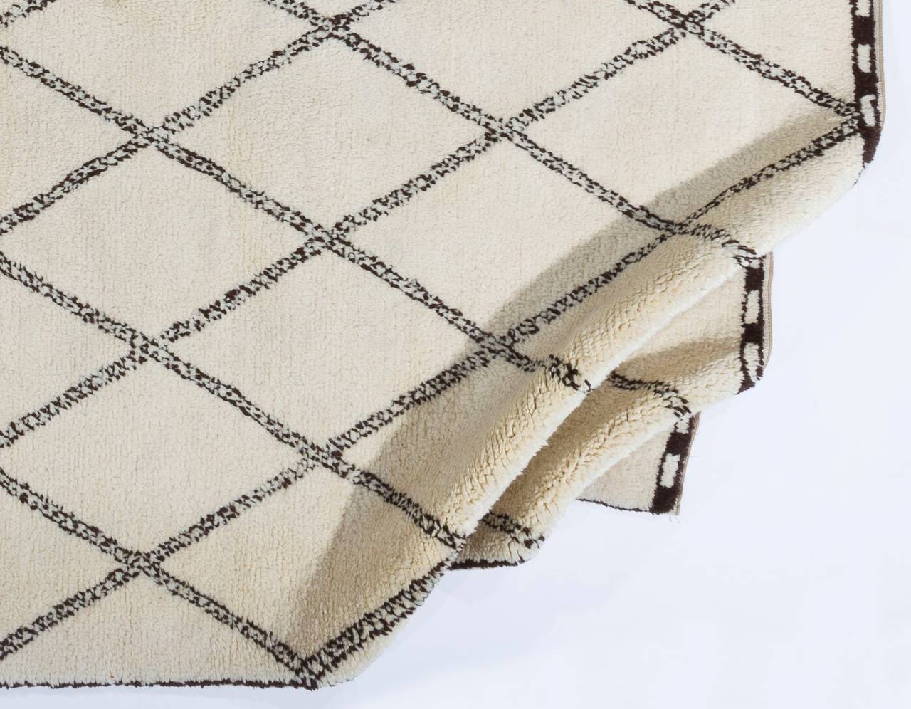 8x10 Fuß moderner marokkanischer Beni Ourain-Teppich, 100 % unbefärbte Wolle, maßgefertigt erhältlich. (Marokkanisch) im Angebot