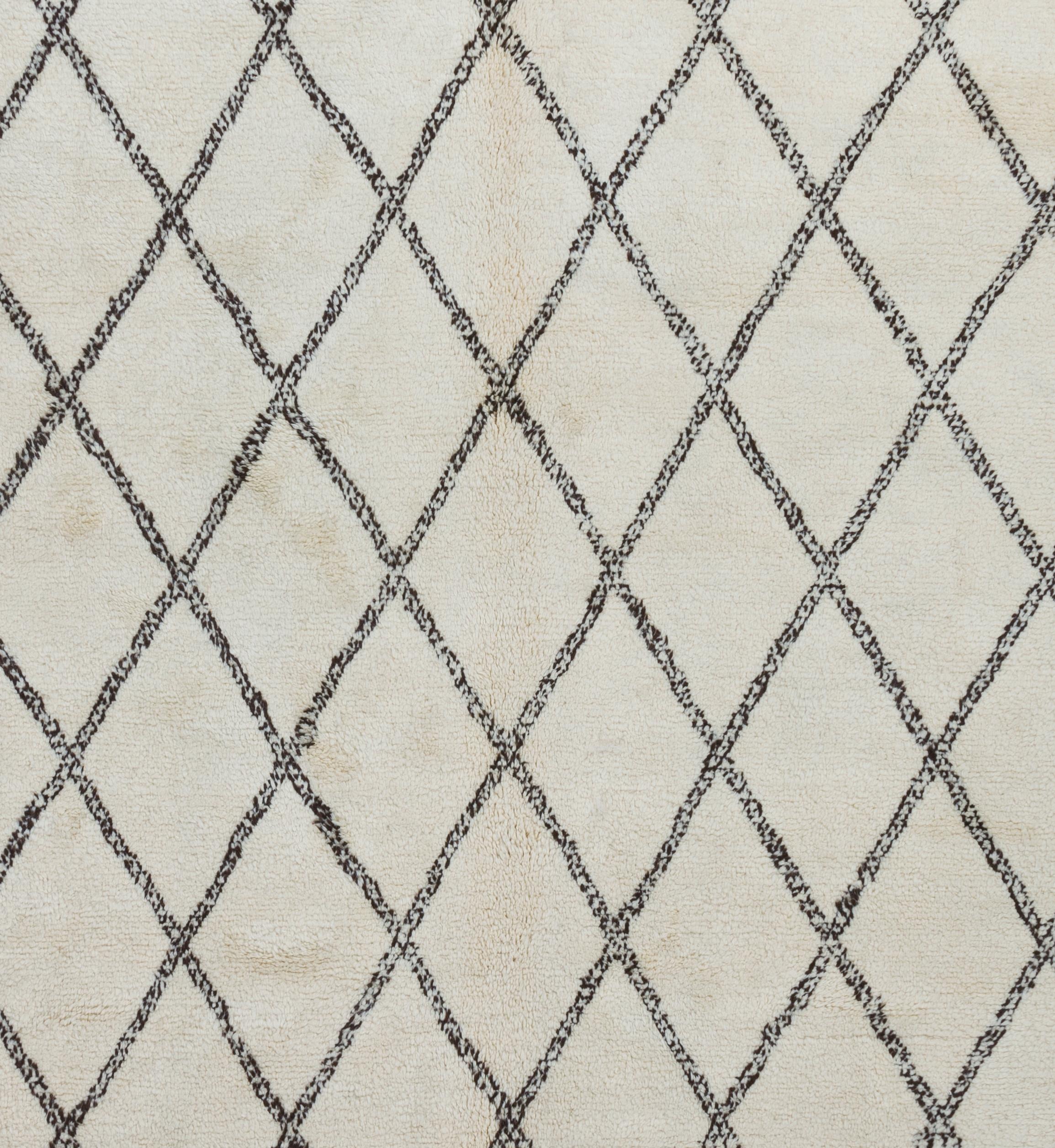 8x10 Fuß moderner marokkanischer Beni Ourain-Teppich, 100 % unbefärbte Wolle, maßgefertigt erhältlich. (Handgeknüpft) im Angebot