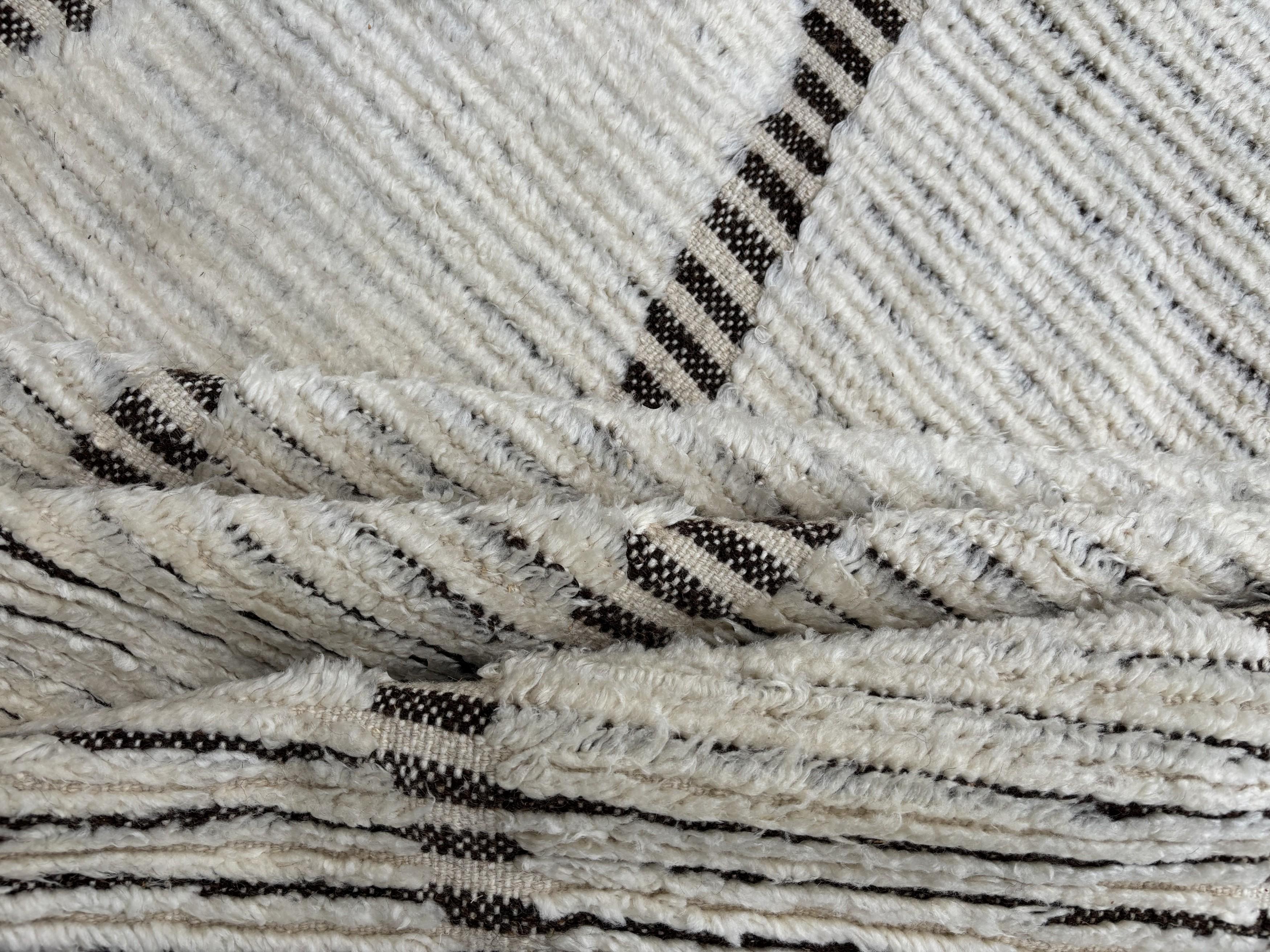 8x10 Ft Moderner marokkanischer Design-Berberteppich. Alle Wolle. Handgefertigter Beni Ourain-Teppich im Zustand „Neu“ im Angebot in Spring Valley, NY