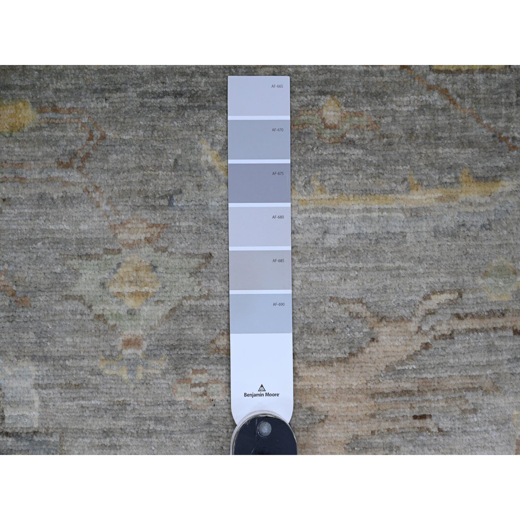 8'x10' Grauer afghanischer Peshawar mit Heriz All Over Design Wollteppich handgeknüpft (21. Jahrhundert und zeitgenössisch) im Angebot