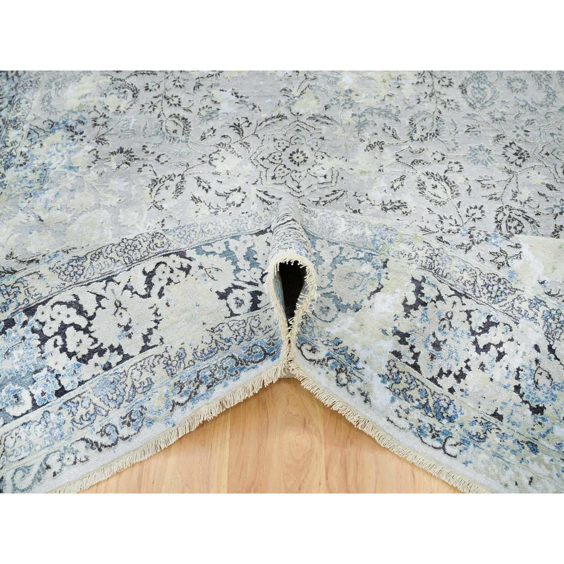 Noué à la main 8'x10' Gris Pure Soie et Laine Noué à la Main Broken Kashan Design Tapis d'Orient en vente