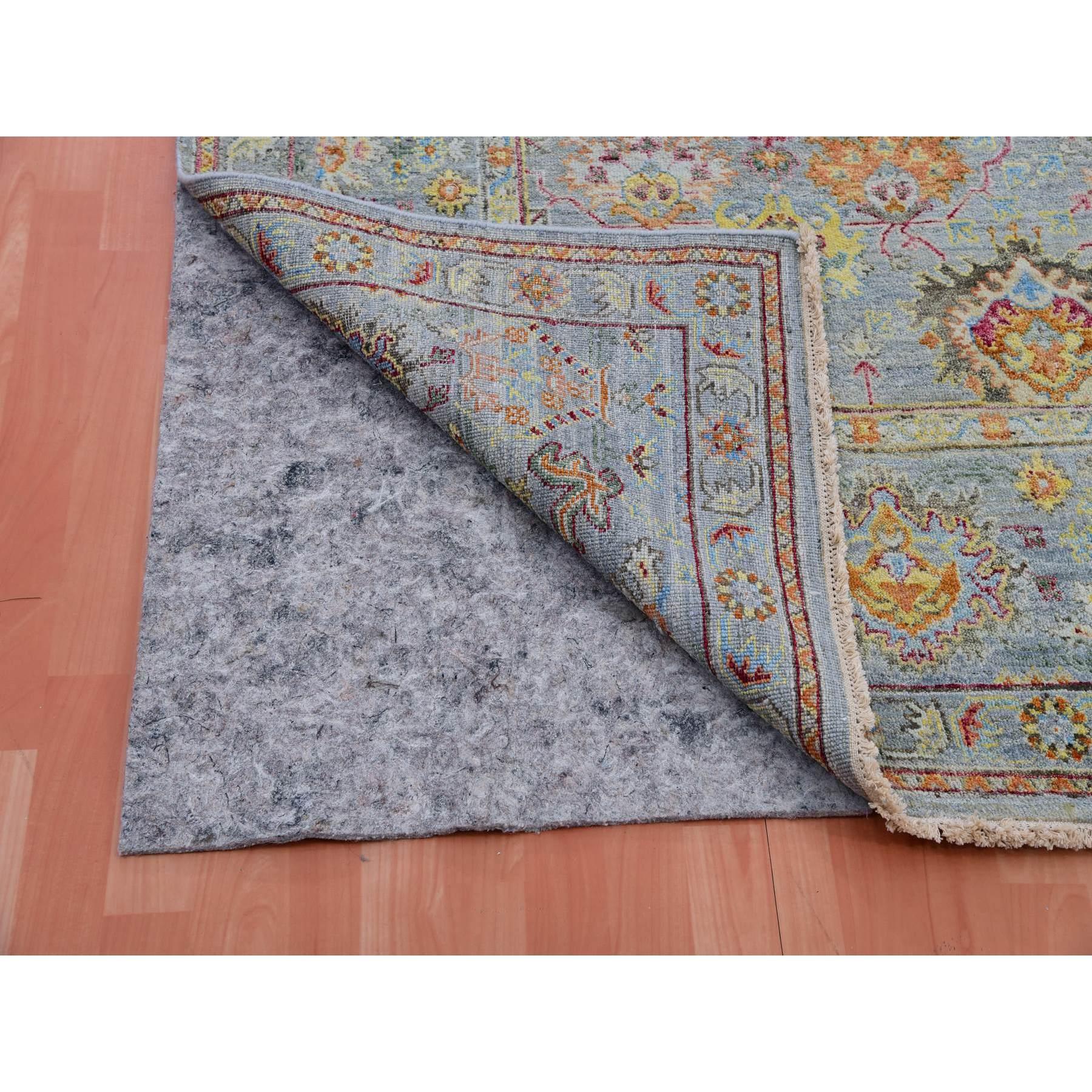8'x10' Grauer Sultanabad Reimagined Leaf Design Cropped Thin Wool Hand Knotted Rug im Zustand „Neu“ im Angebot in Carlstadt, NJ