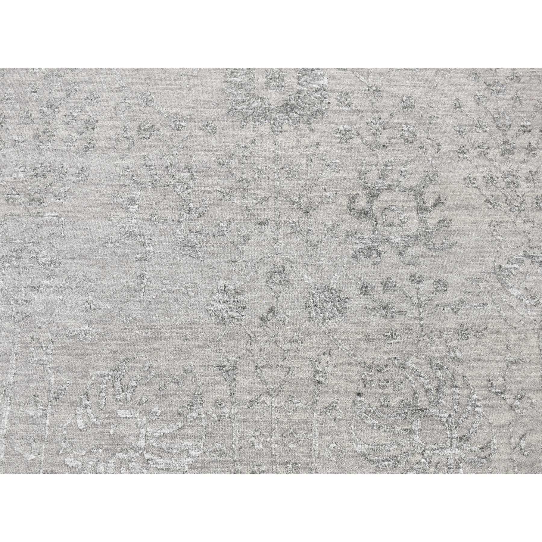 8'x10' Grau, Tabriz Erased and Broken Design, Wolle und Seide Handgeknüpfter Teppich im Angebot 3