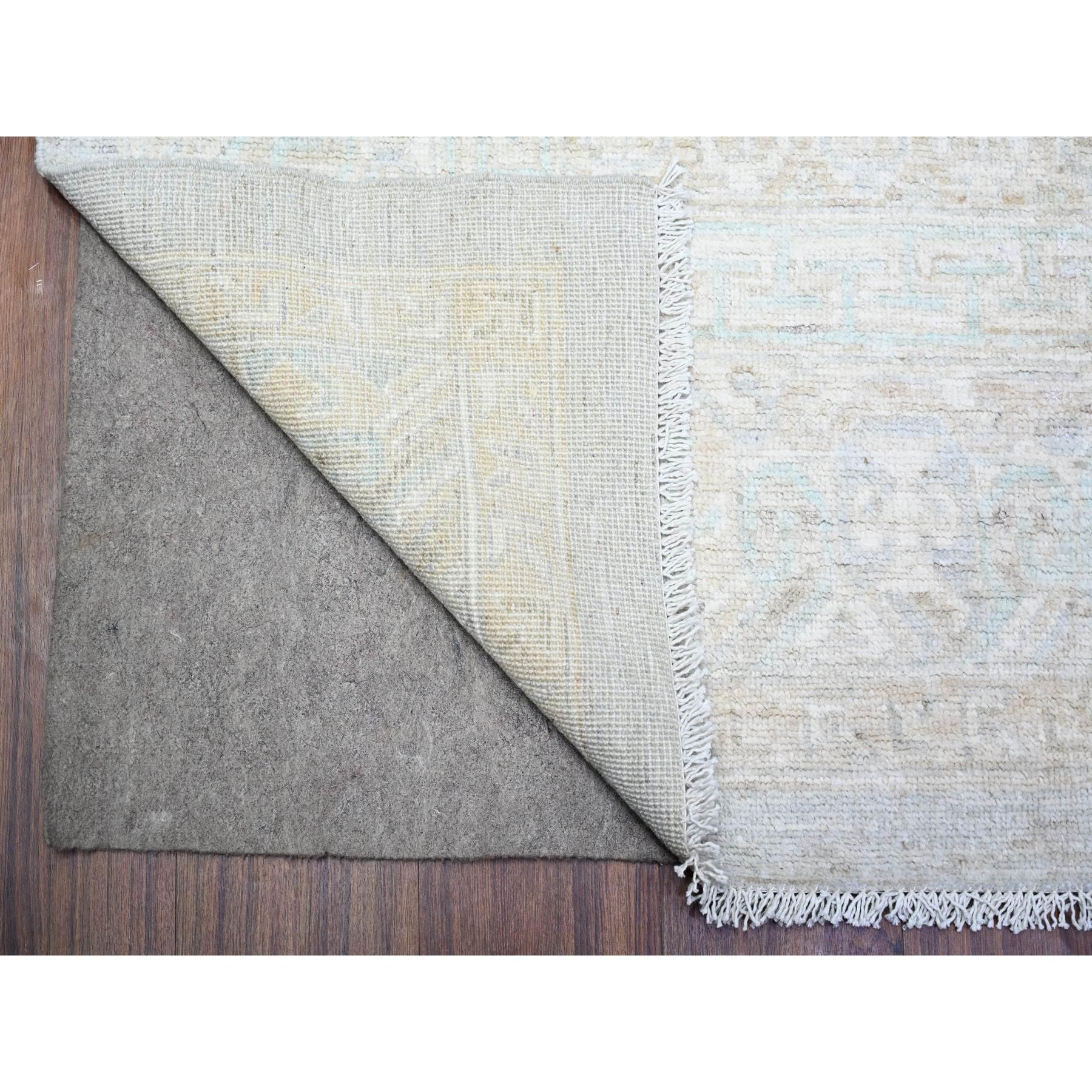 8'x10' Grau ausgewaschen Khotan inspiriert Granatapfel Design Wolle Hand geknüpft Teppich (Handgeknüpft) im Angebot