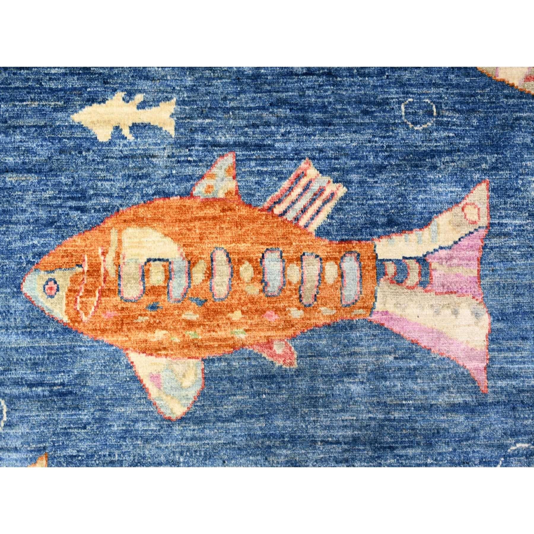 8'x10' Gruta Azul Anudada a Mano Peshawar Oceanic Fish Design Alfombra de Lana Vibrante en venta 1
