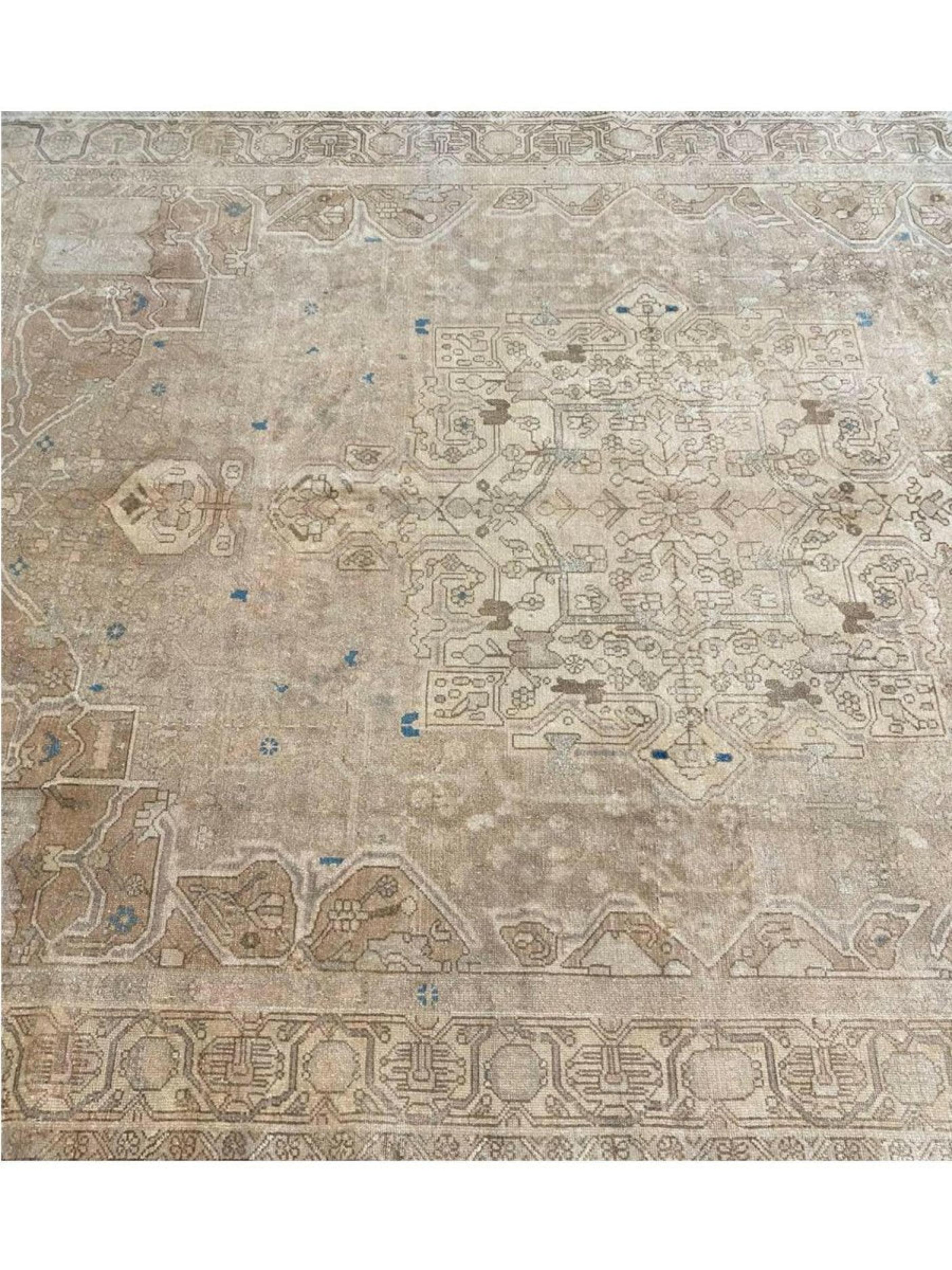 8x10 Hand Knotted Antique Bakhtiari Area Rug (Mitte des 20. Jahrhunderts) im Angebot