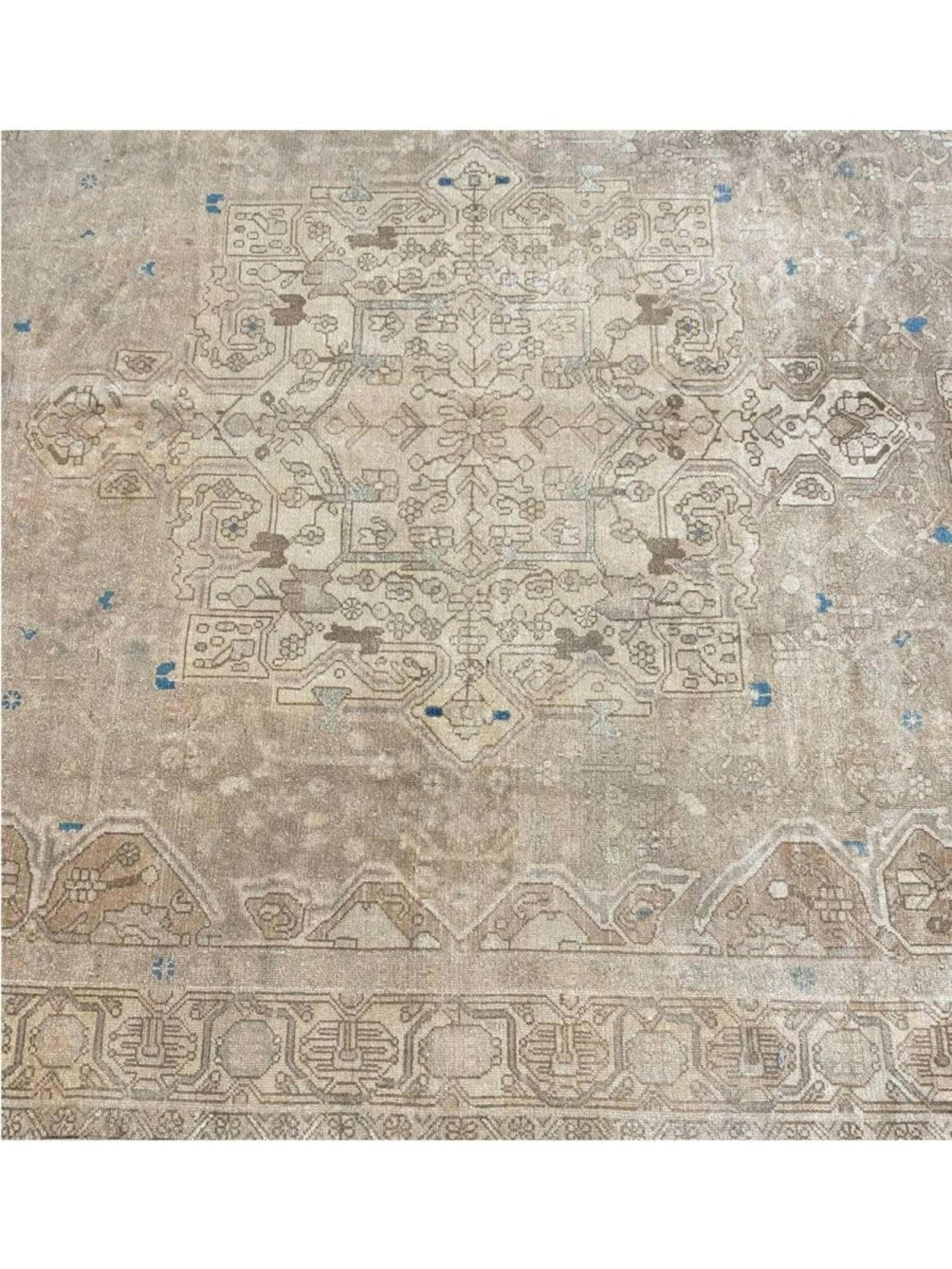 8x10 Hand Knotted Antique Bakhtiari Area Rug (Wolle) im Angebot
