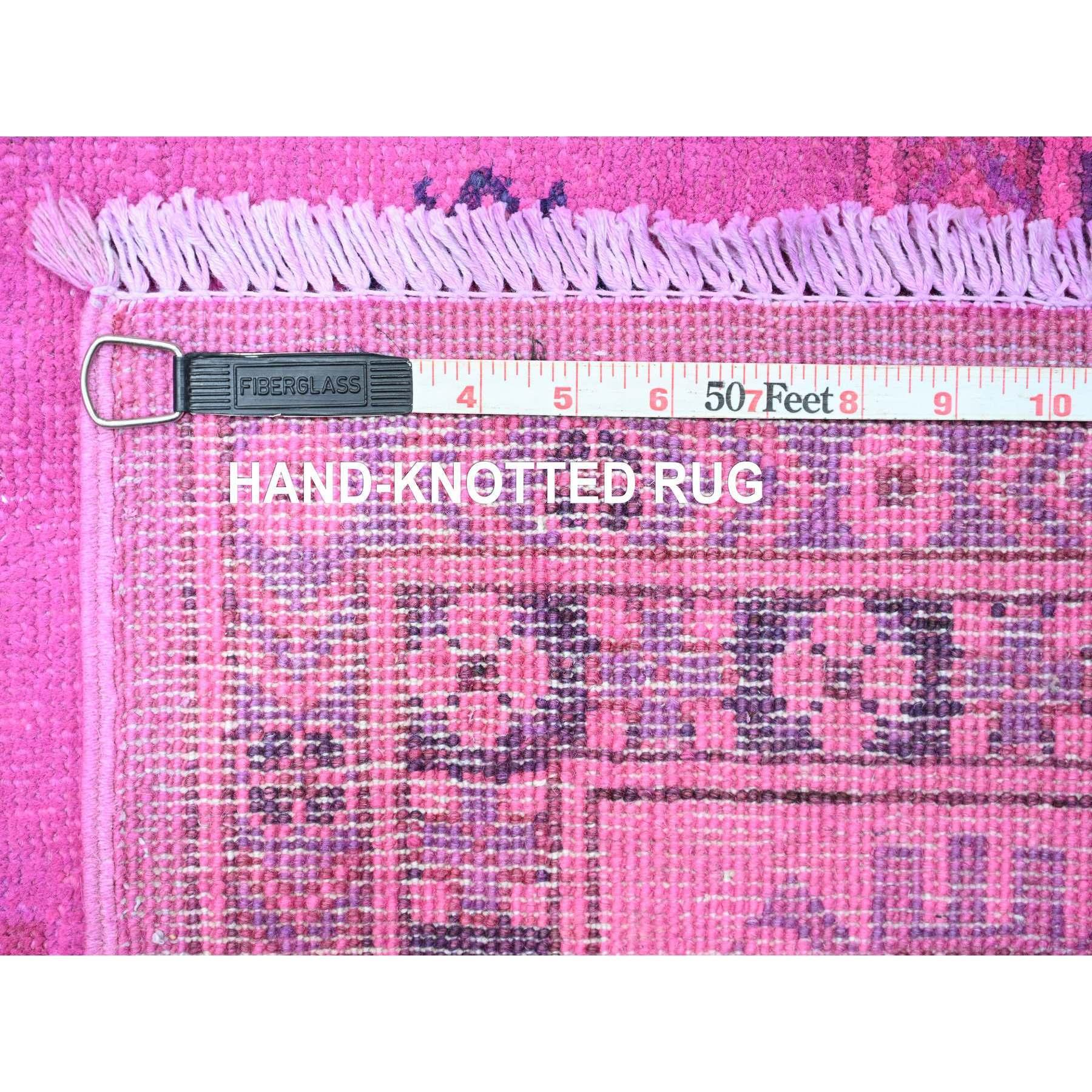 8'x10' Surteint rose vif Kazak Medallions Design noué à la main Tapis d'Orient en laine en vente 3