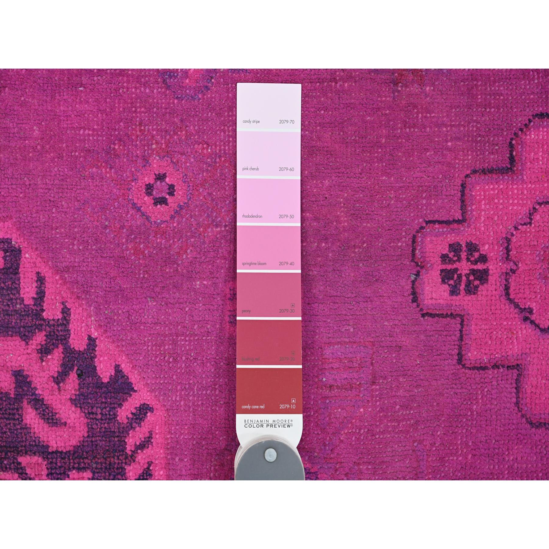 XXIe siècle et contemporain 8'x10' Surteint rose vif Kazak Medallions Design noué à la main Tapis d'Orient en laine en vente