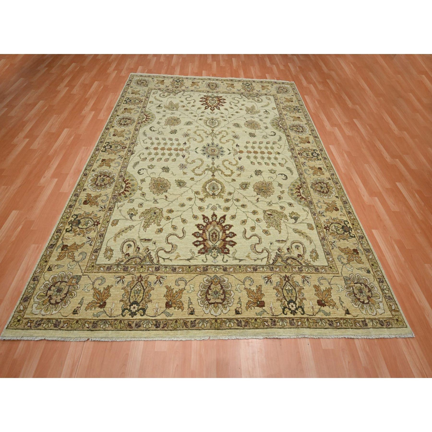 Parchment White, Agra with Ziegler Design, All Over Leaf Pattern, Hand Knotted, 100% Wool, Zero Pile, Oriental Rug
Matières premières : Laine
Latex : Pas de poils 
hauteur : 0,25 pouces
Style : Traditionnel
Couleur primaire : Ivoire
Couleurs