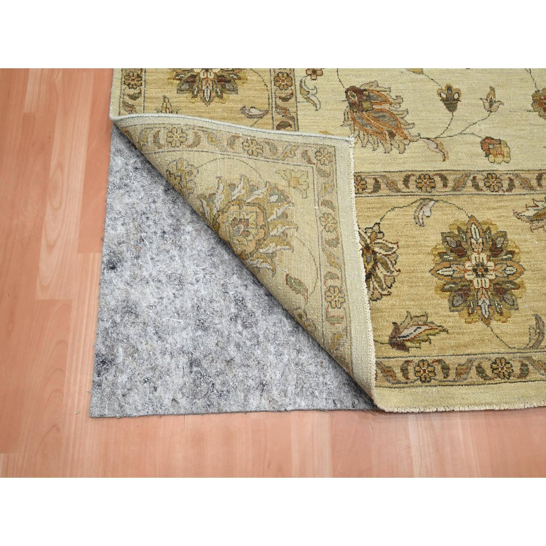 Noué à la main 8'x10' Ivory Agra with Ziegler Design/One Leaf Pattern Tapis en pure laine noué à la main en vente