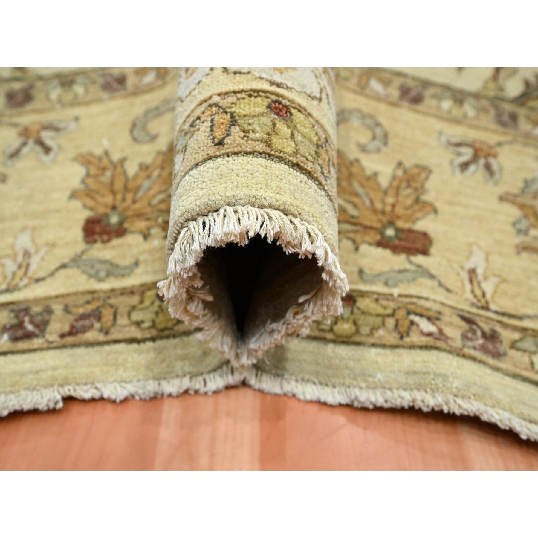 8'x10' Ivory Agra with Ziegler Design/One Leaf Pattern Tapis en pure laine noué à la main Neuf - En vente à Carlstadt, NJ
