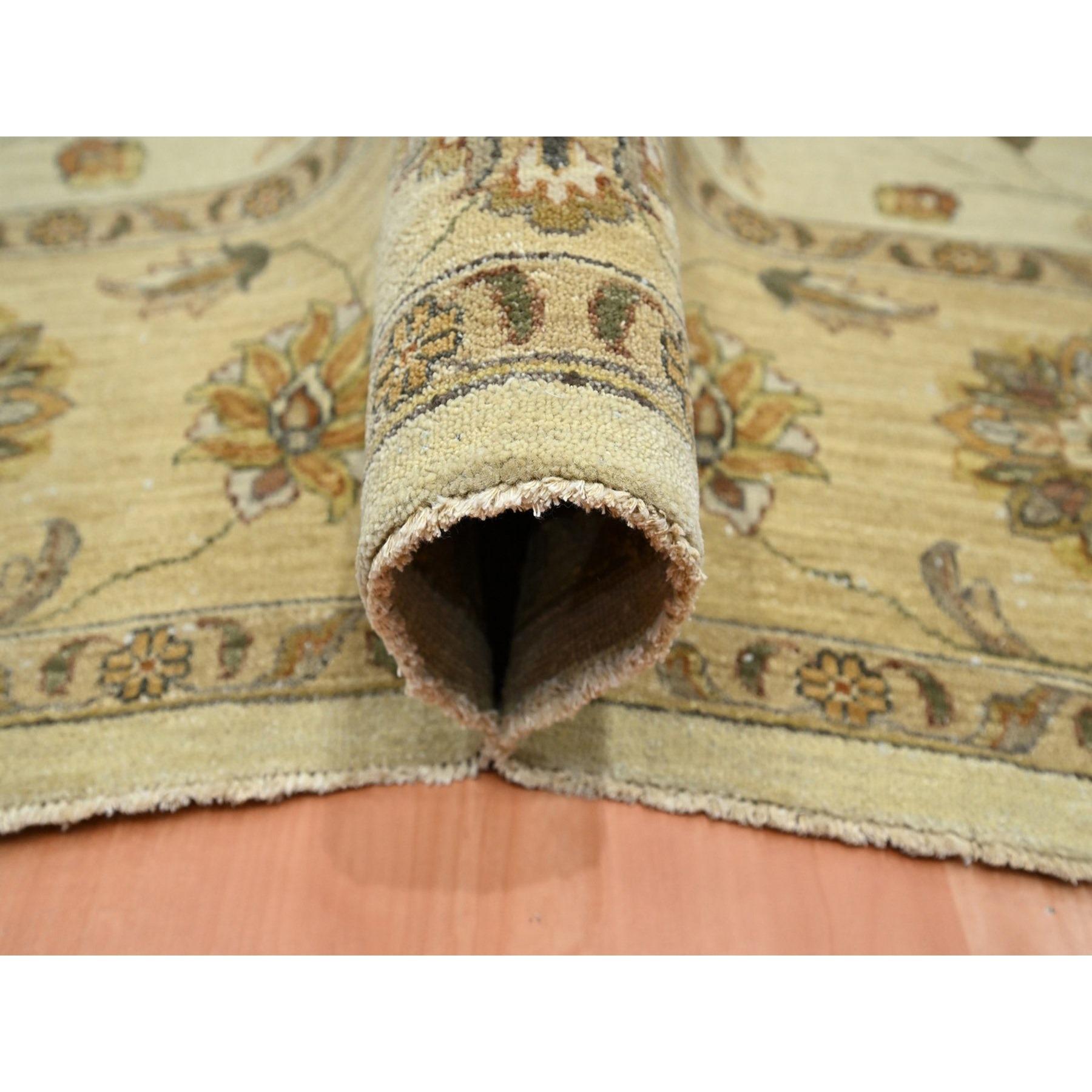 8'x10' Ivory Agra with Ziegler Design/One Leaf Pattern Tapis en pure laine noué à la main Neuf - En vente à Carlstadt, NJ
