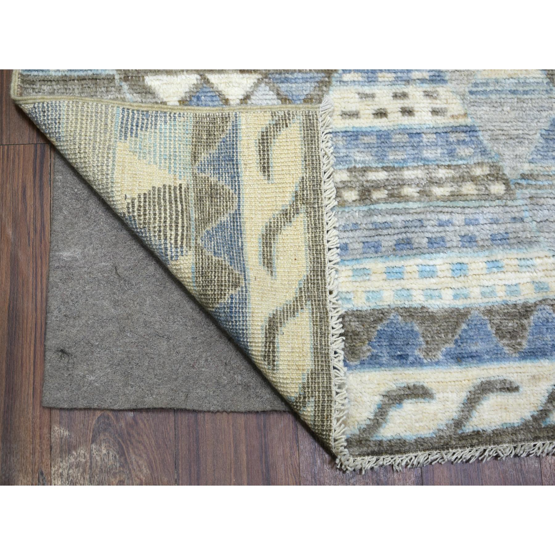 8'x10' Elfenbein, handgeknüpftes anatolisches Design Reine Wolle Orientteppich (Handgeknüpft) im Angebot