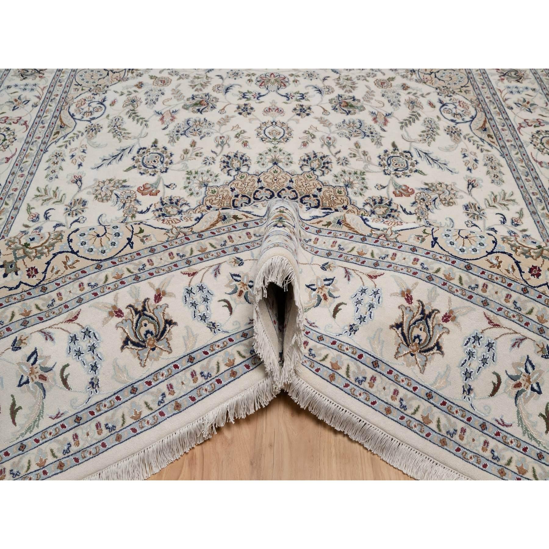 8'x10' Ivory Hand Knotted Nain with Flower Medallion Design Wool and Silk Rug In New Condition For Sale In Carlstadt, NJ