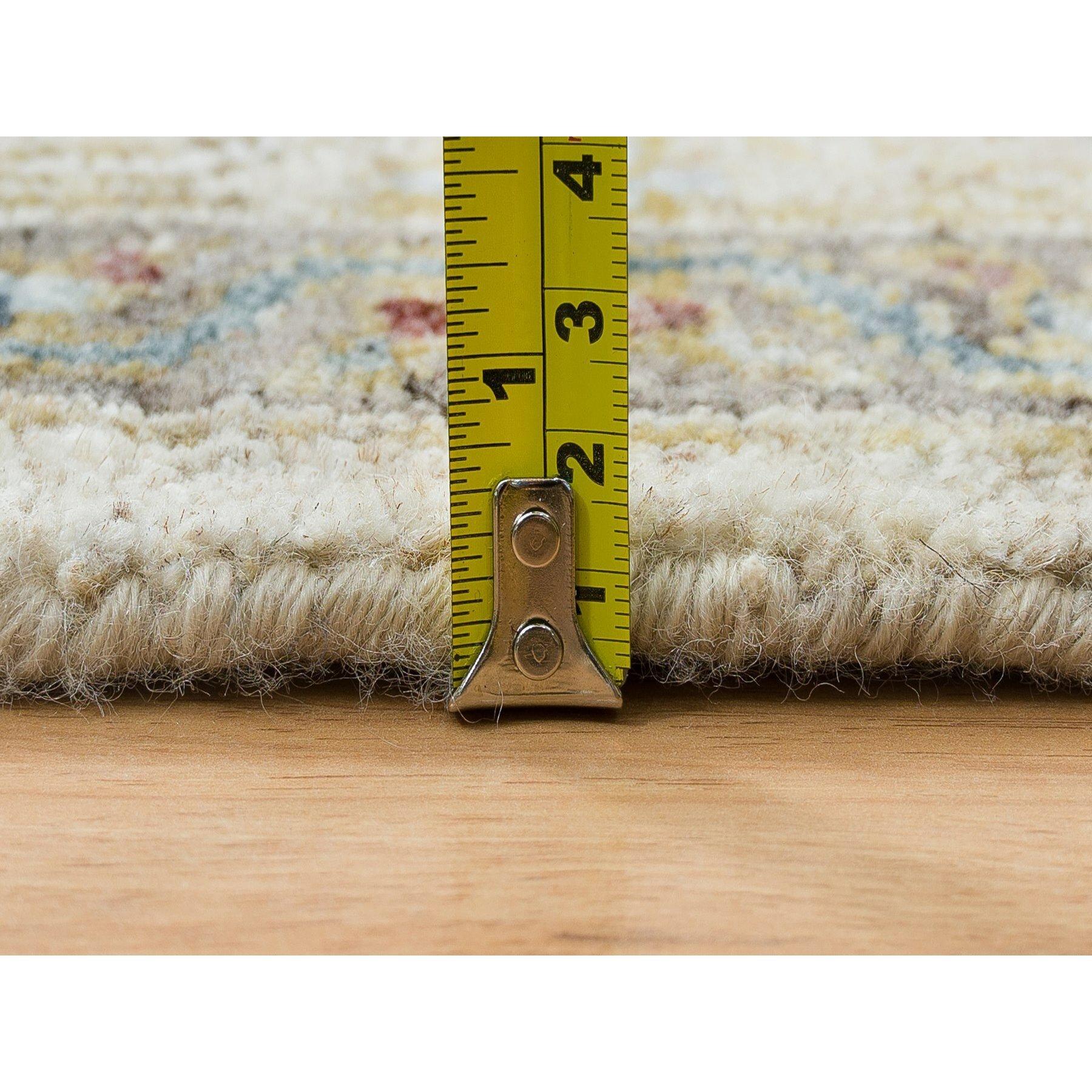 8'x10' Ivory Hand Knotsted Reimagined Persian Viss Design Wool Tapis d'Orient en vente 3