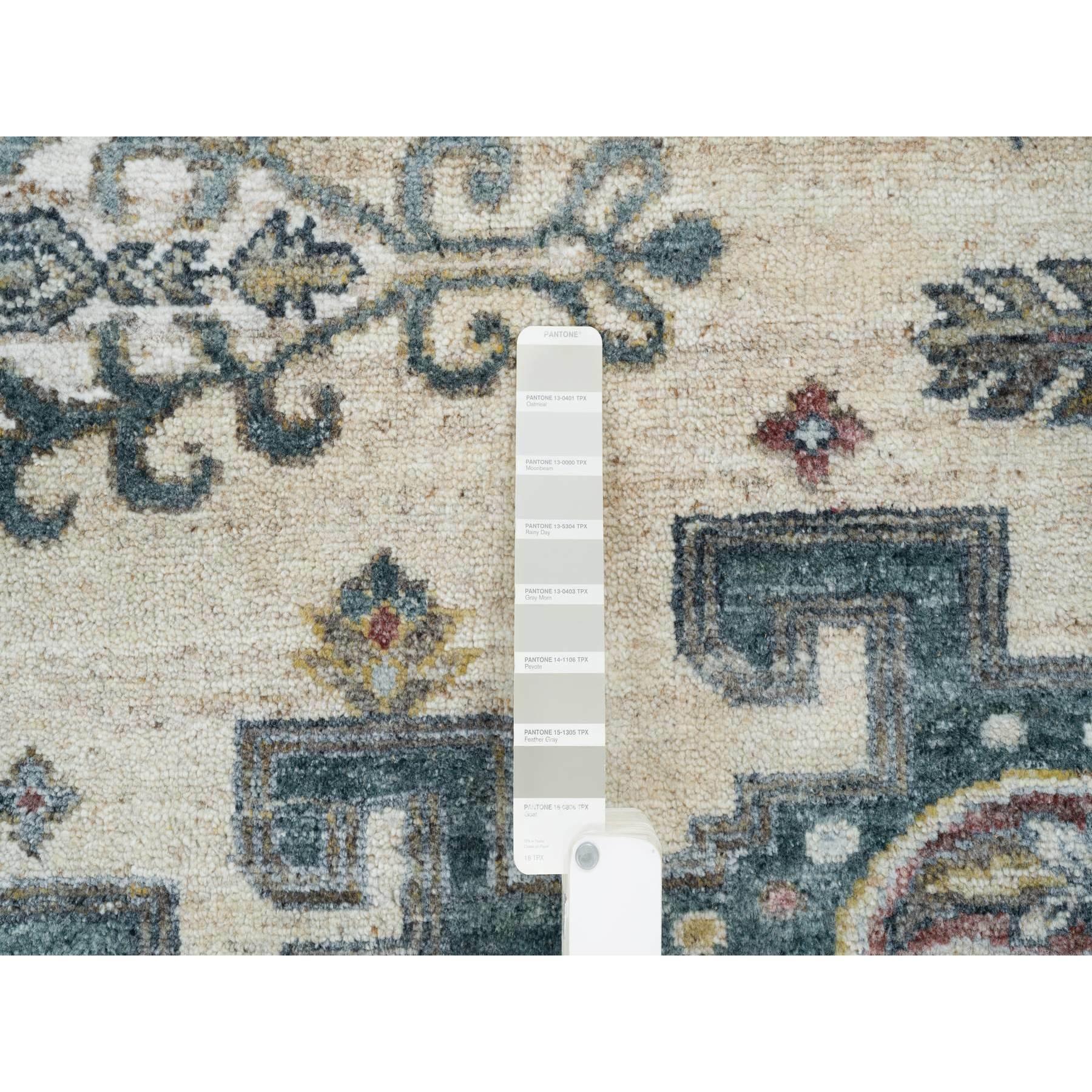 Laine 8'x10' Ivory Hand Knotsted Reimagined Persian Viss Design Wool Tapis d'Orient en vente