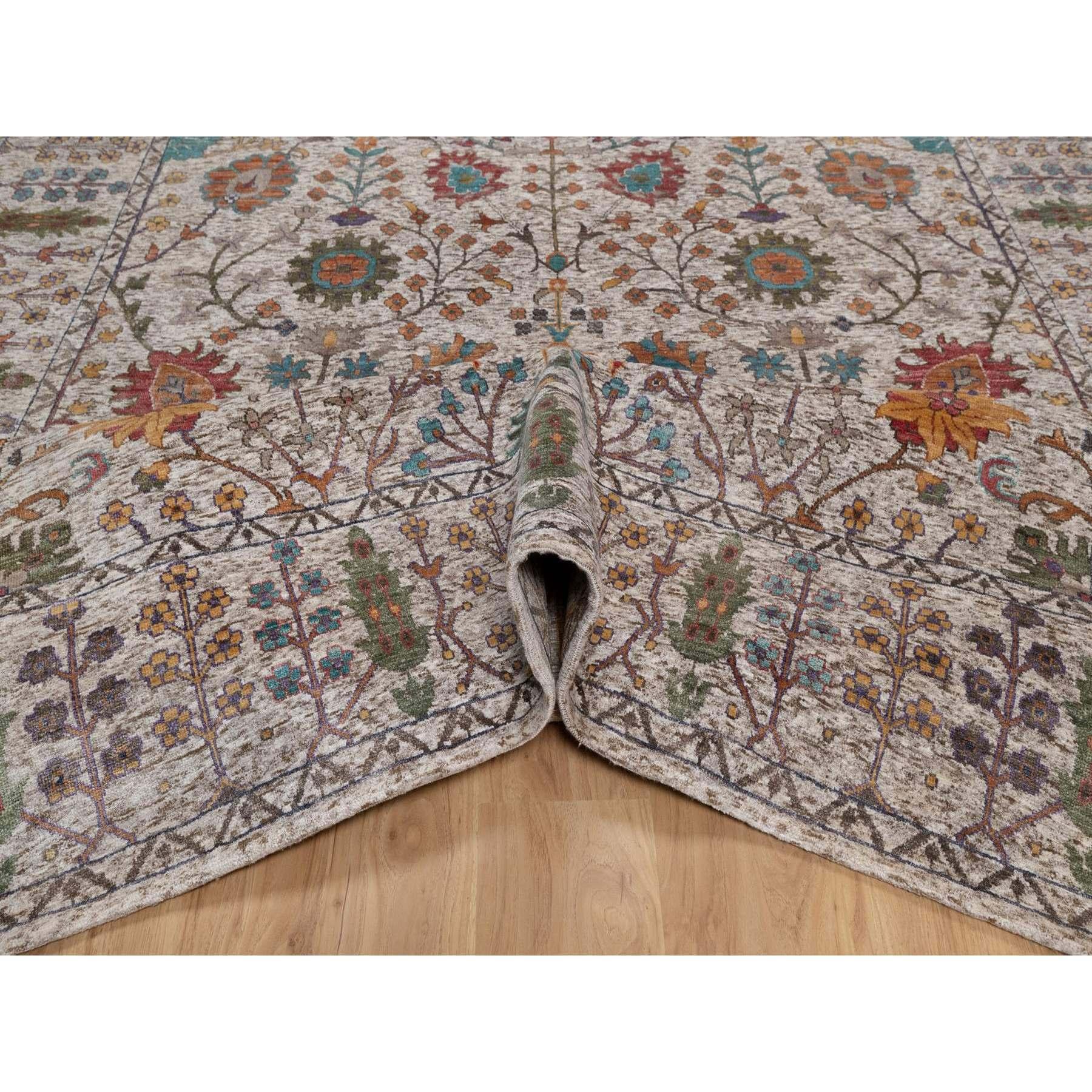 8'x10' Ivory Hand Knotted Vase Design Silk with Textured Wool Oriental Rug Neuf - En vente à Carlstadt, NJ