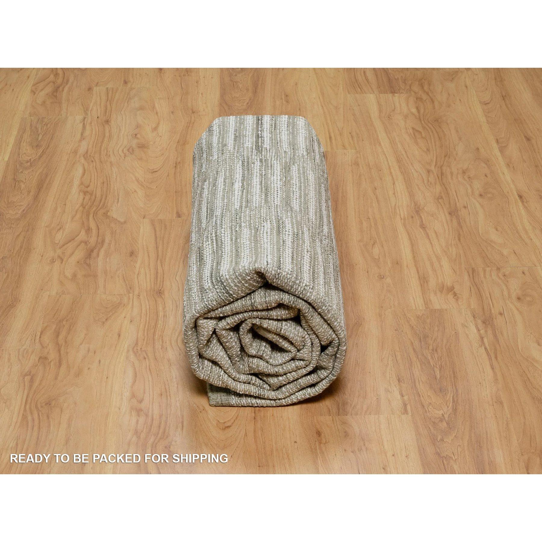 8'x10' Elfenbeinfarbener handgewebter Flachgewebe-Teppich mit strukturiertem Flor aus ungefärbter natürlicher Wolle im Angebot 2