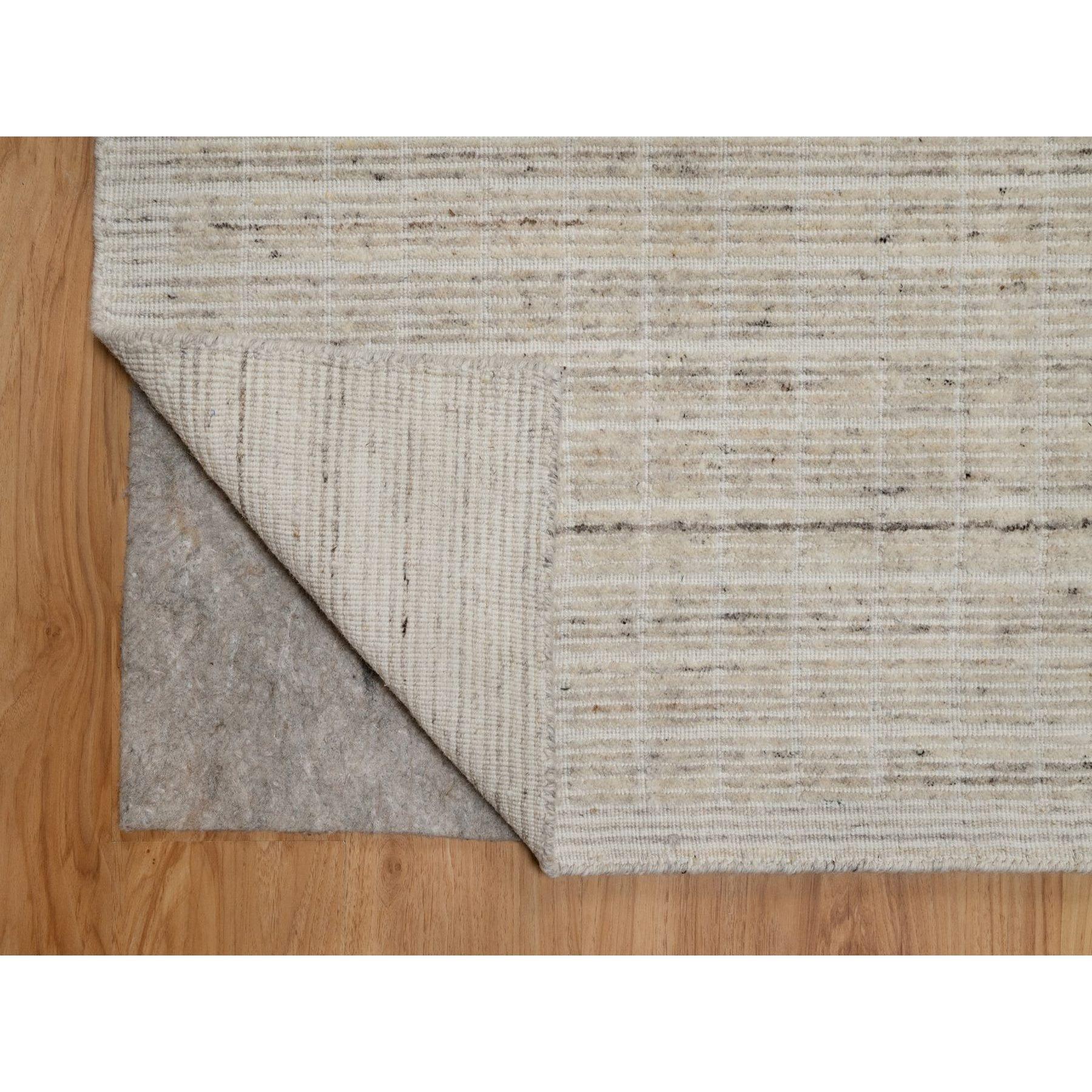 Indiano 8'x10' Ivory Loomed Knoted Modern Plain Decor Box Design Soft Wool Rug in vendita