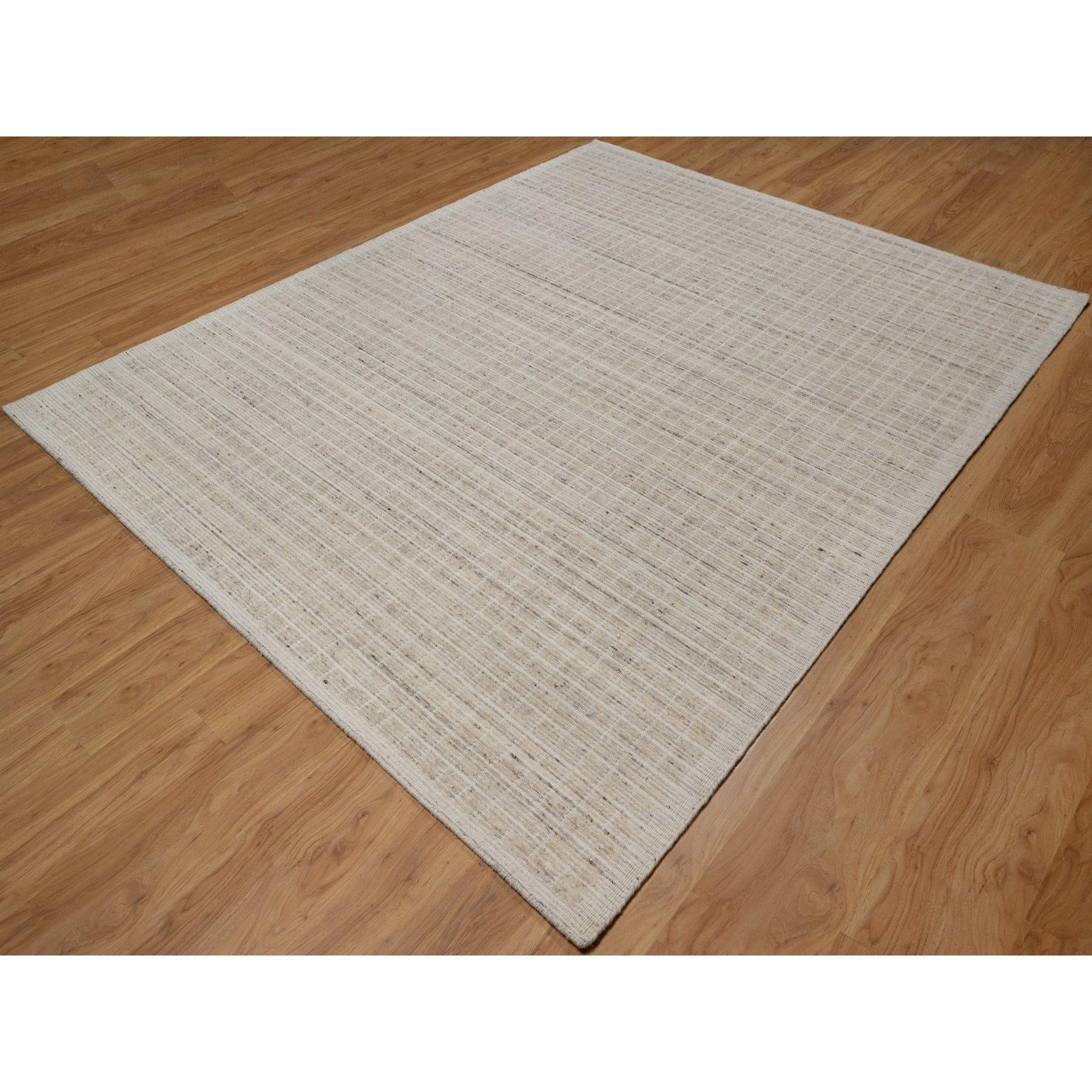 Indian 8'x10' Ivory Modern Plain Decor Box Design Soft Wool Loomed Knotted Rug For Sale