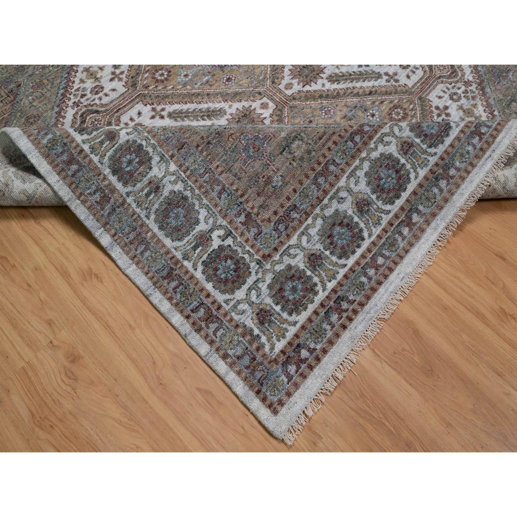 8'x10' Ivoire Unique Flower Rosettes Border Design Hand Knots Rugs Pure Wool Neuf - En vente à Carlstadt, NJ