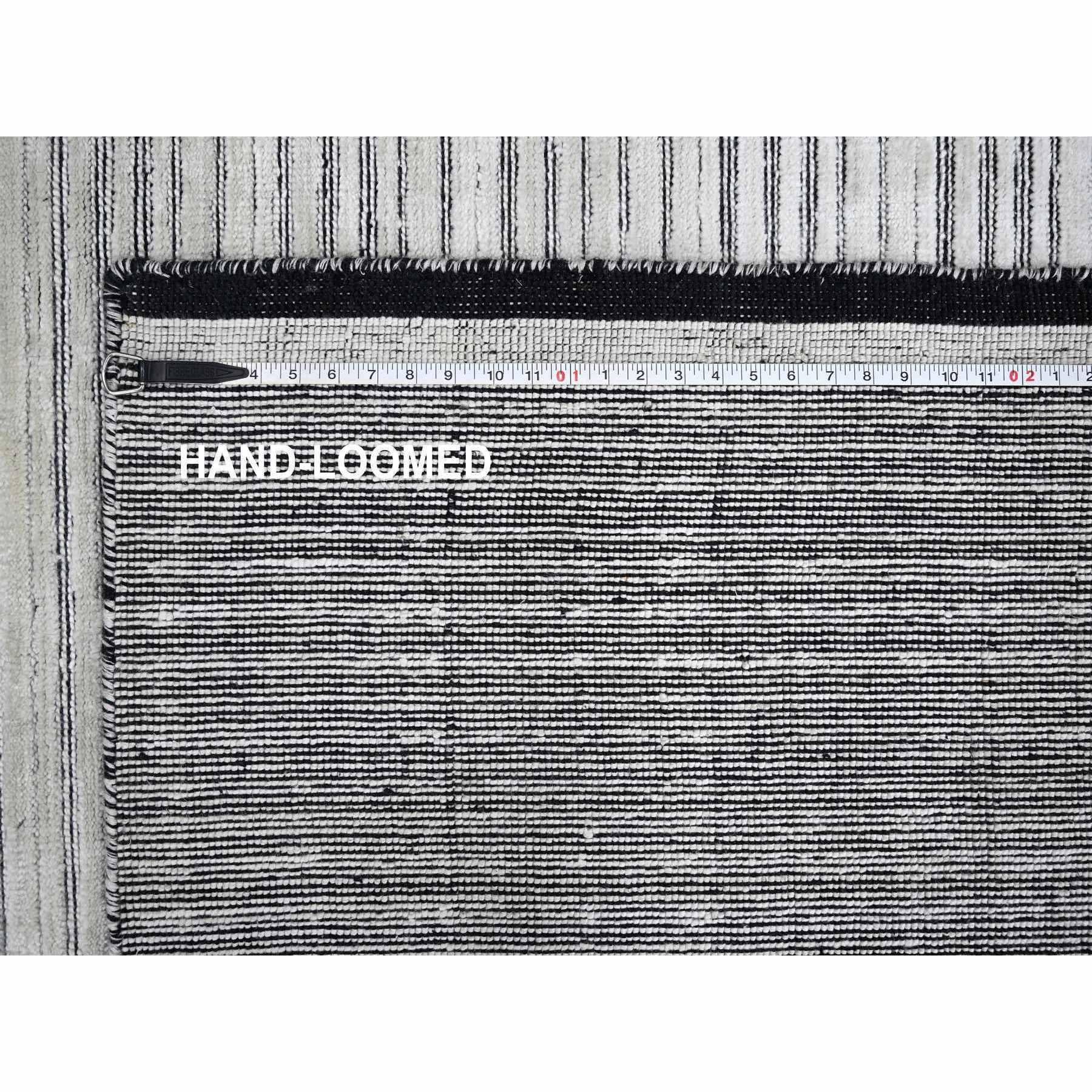8'x10' Ivory Wool and Plant Based Silk Modern Design Hand Loomed Oriental Rug For Sale 4