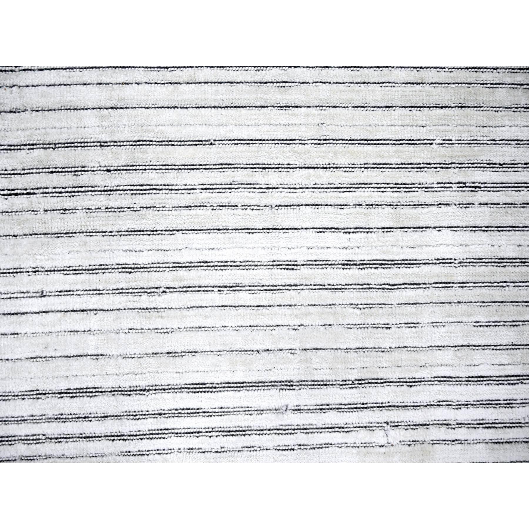 8'x10' Ivory Wool and Plant Based Silk Modern Design Hand Loomed Oriental Rug For Sale 1