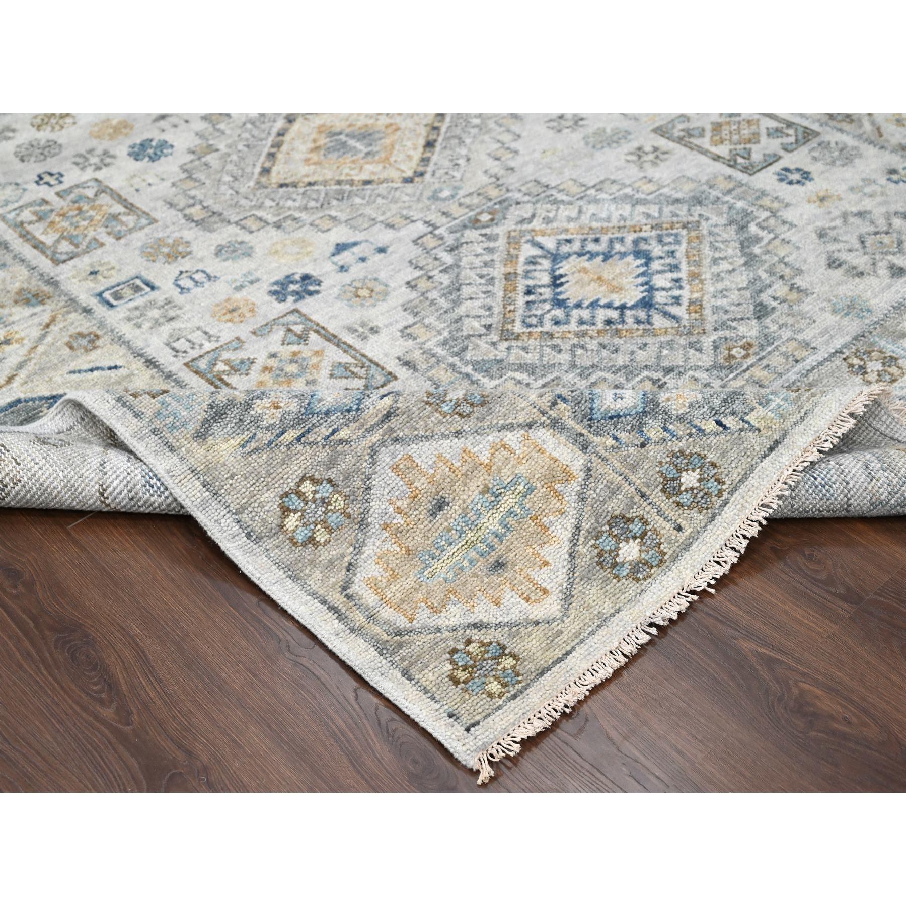 8'x10' Lexicon Weißer handgeknüpfter orientalischer Teppich aus reiner Wolle mit Kazak-Design im Zustand „Neu“ im Angebot in Carlstadt, NJ