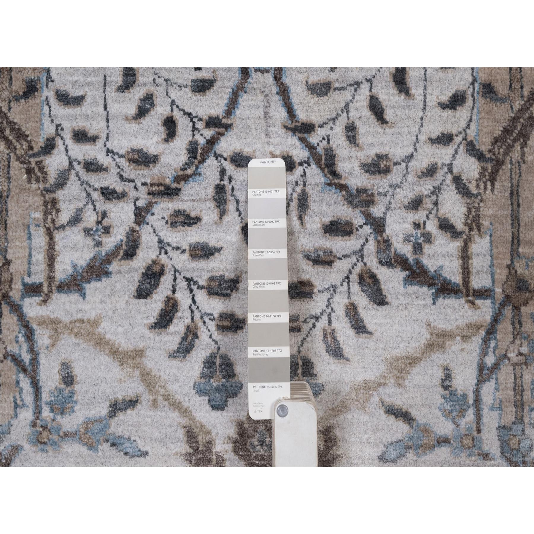 Laine 8'x10' Light Gray Sickle Leaf Design Silk with Textured Wool Hand Knotted Rug en vente