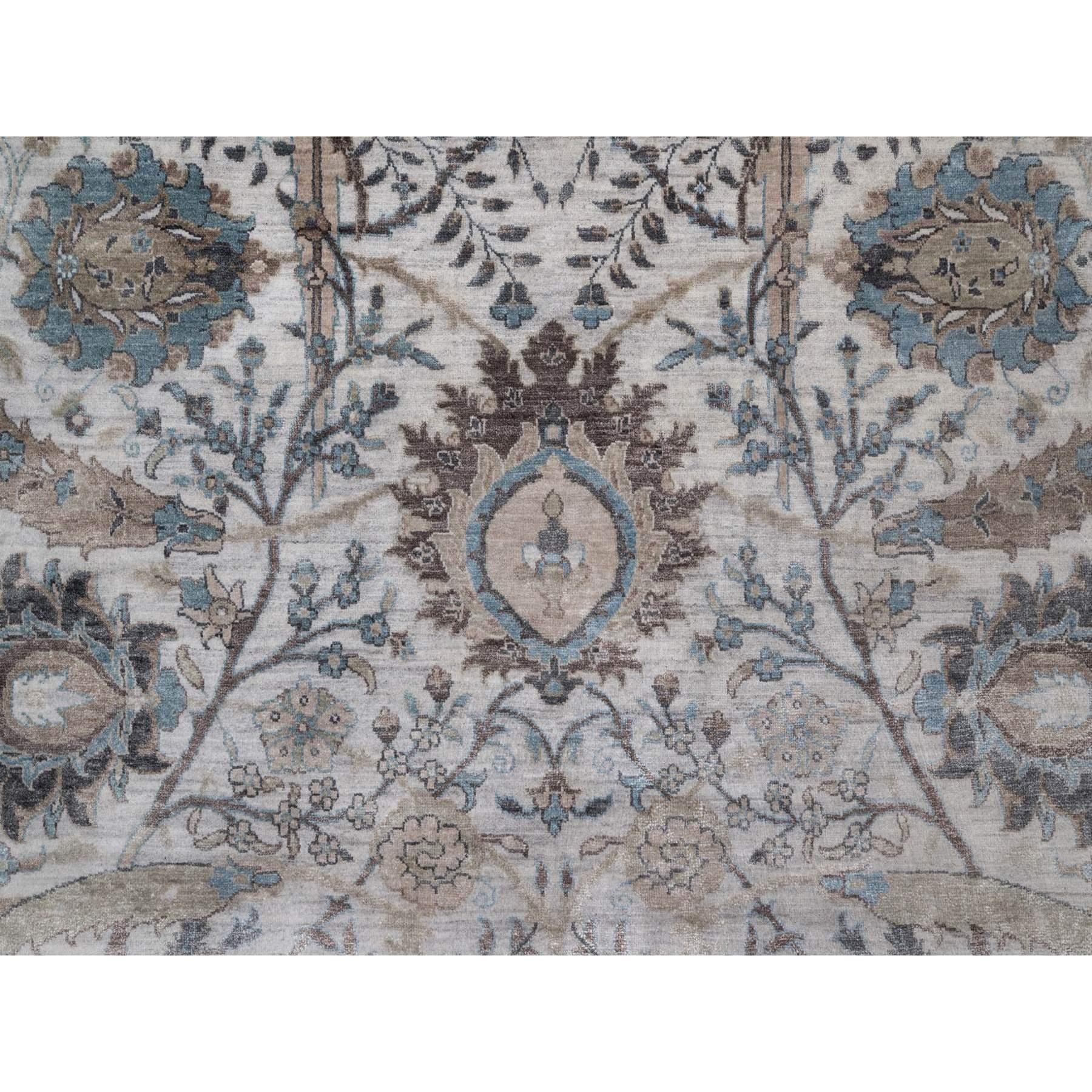 8'x10' Light Gray Sickle Leaf Design Silk with Textured Wool Hand Knotted Rugs (Tappeto di lana annodato a mano) in vendita 1