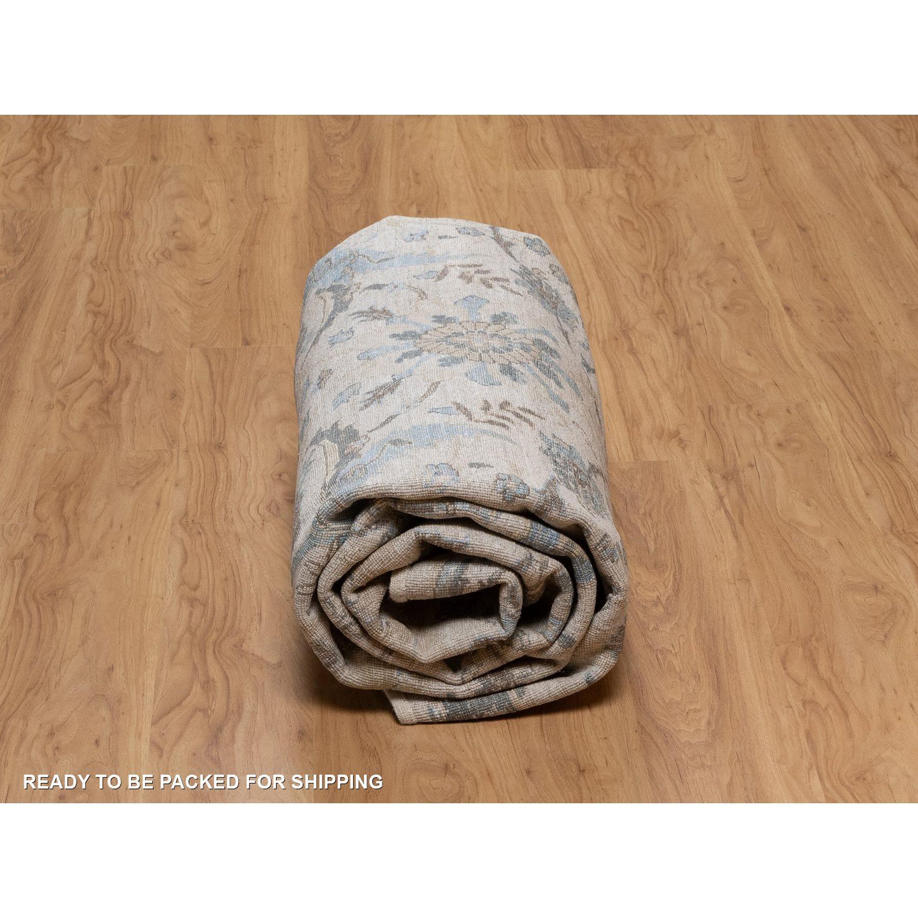 8'x10' Light Gray Sickle Leaf Design Silk with Textured Wool Hand Knotted Rug en vente 2