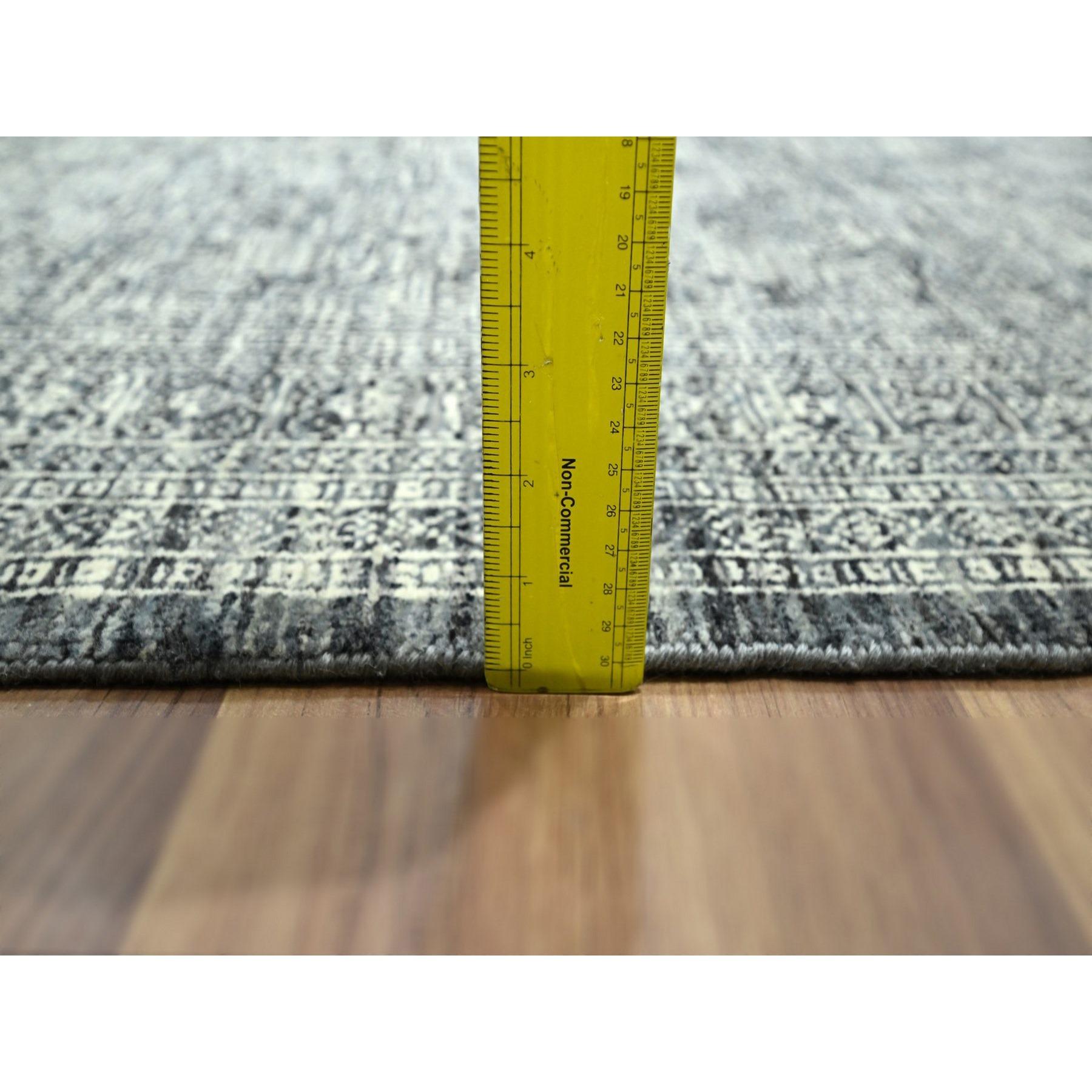 Tappeto in lana annodato a mano 8'x10' Pebble Gray Tone on Tone Arts and Crafts Design in vendita 3