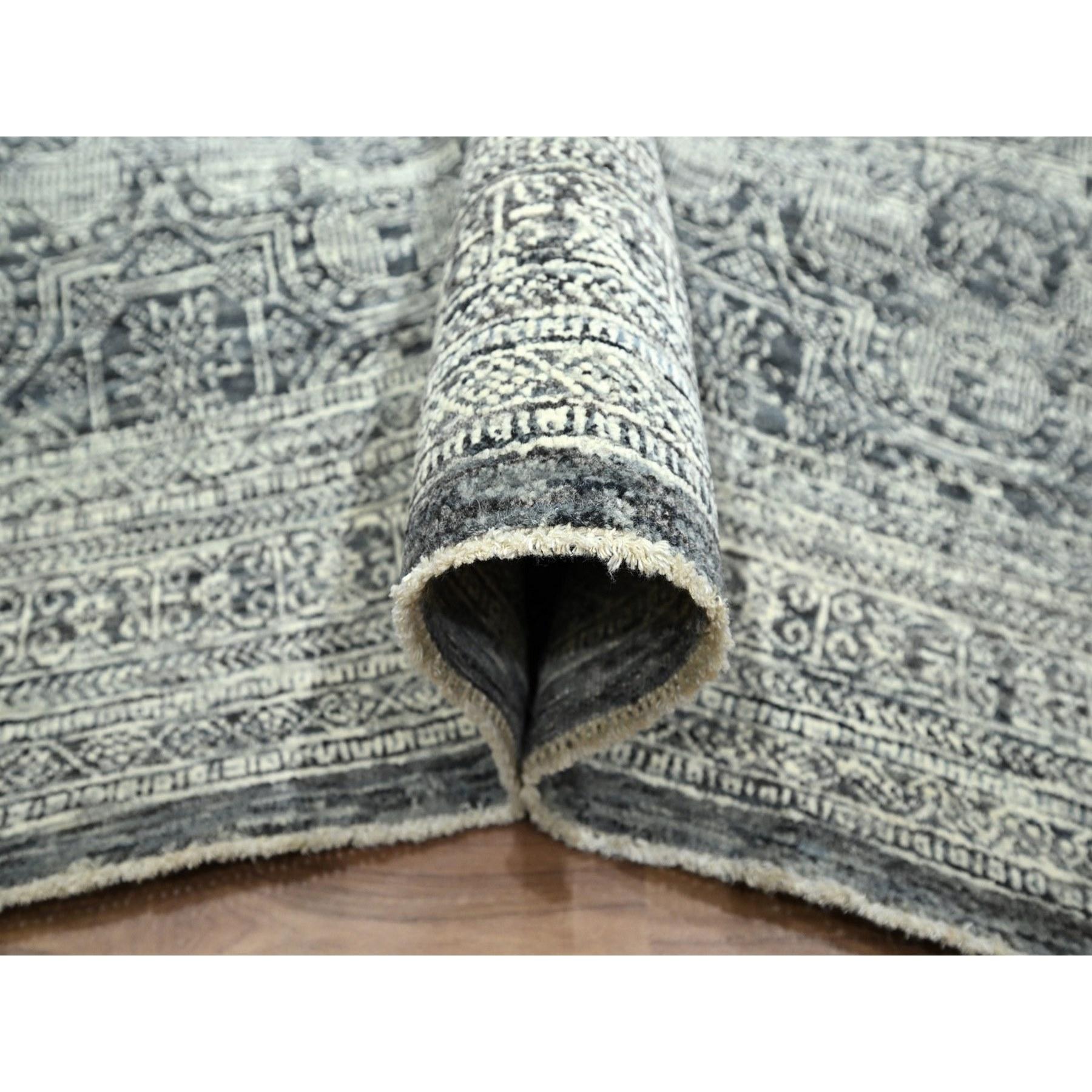 Tappeto in lana annodato a mano 8'x10' Pebble Gray Tone on Tone Arts and Crafts Design In condizioni Nuovo in vendita a Carlstadt, NJ