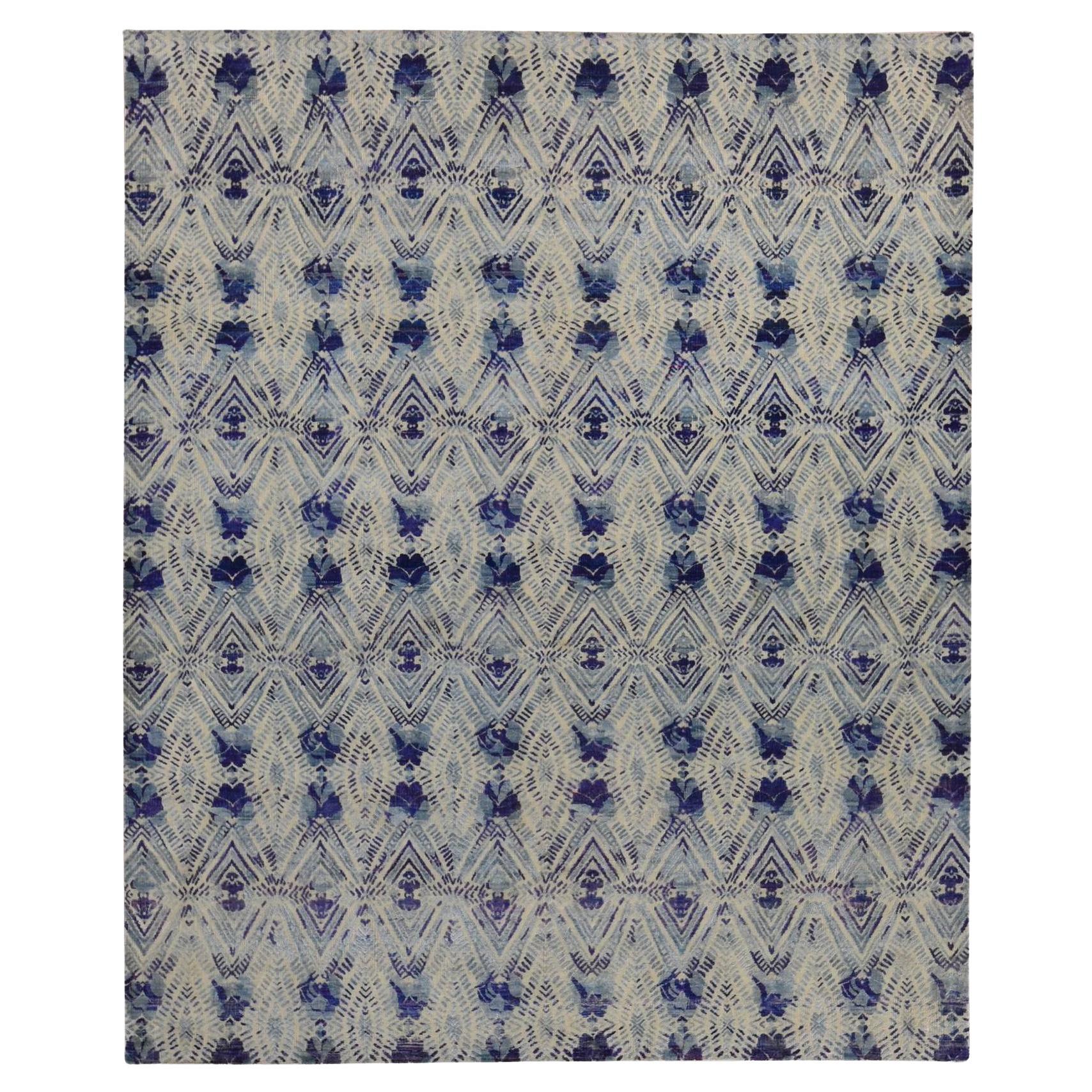 8
x10
 Lila, Geometrisches Design, Sari Seide mit Wolle Handgeknüpfter Teppich im Angebot