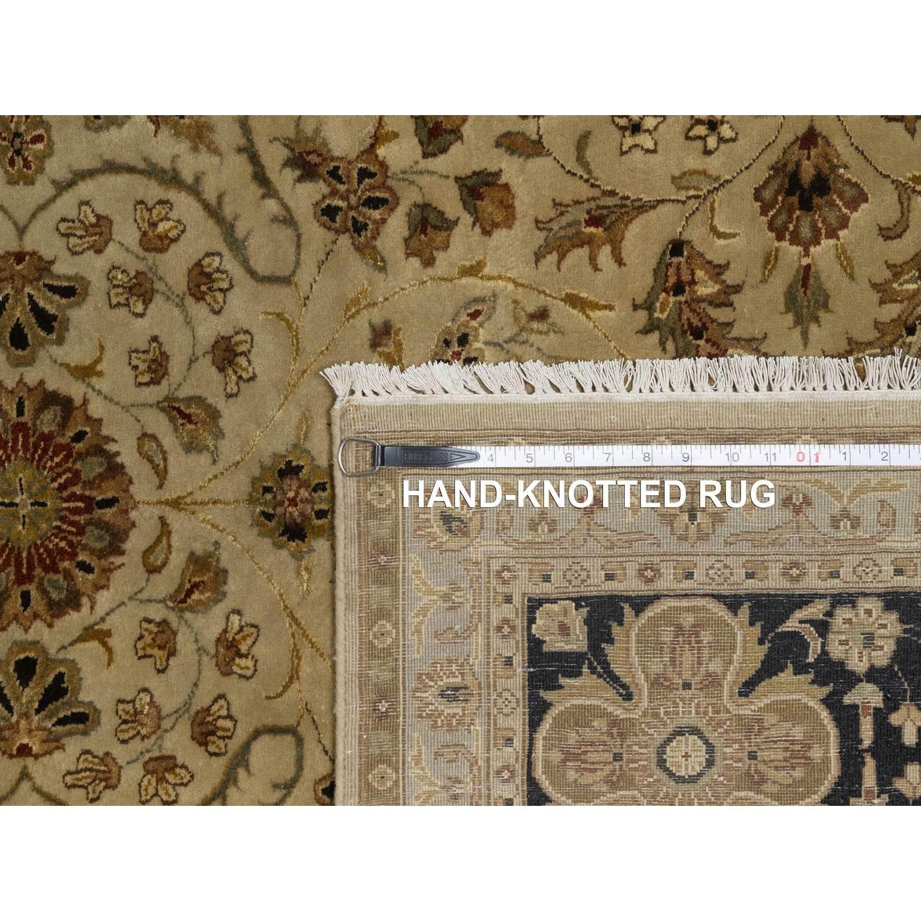 8'x10' Sand Braun Kashan Design Neuseeland Wolle mit Seide Handgeknüpft Teppich im Angebot 5