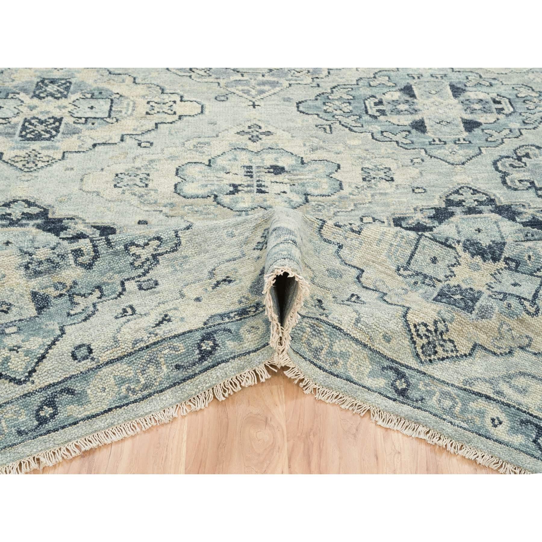 8'x10' Gris argenté Tapis d'Orient en pure laine noué à la main Design Anatolien Neuf - En vente à Carlstadt, NJ
