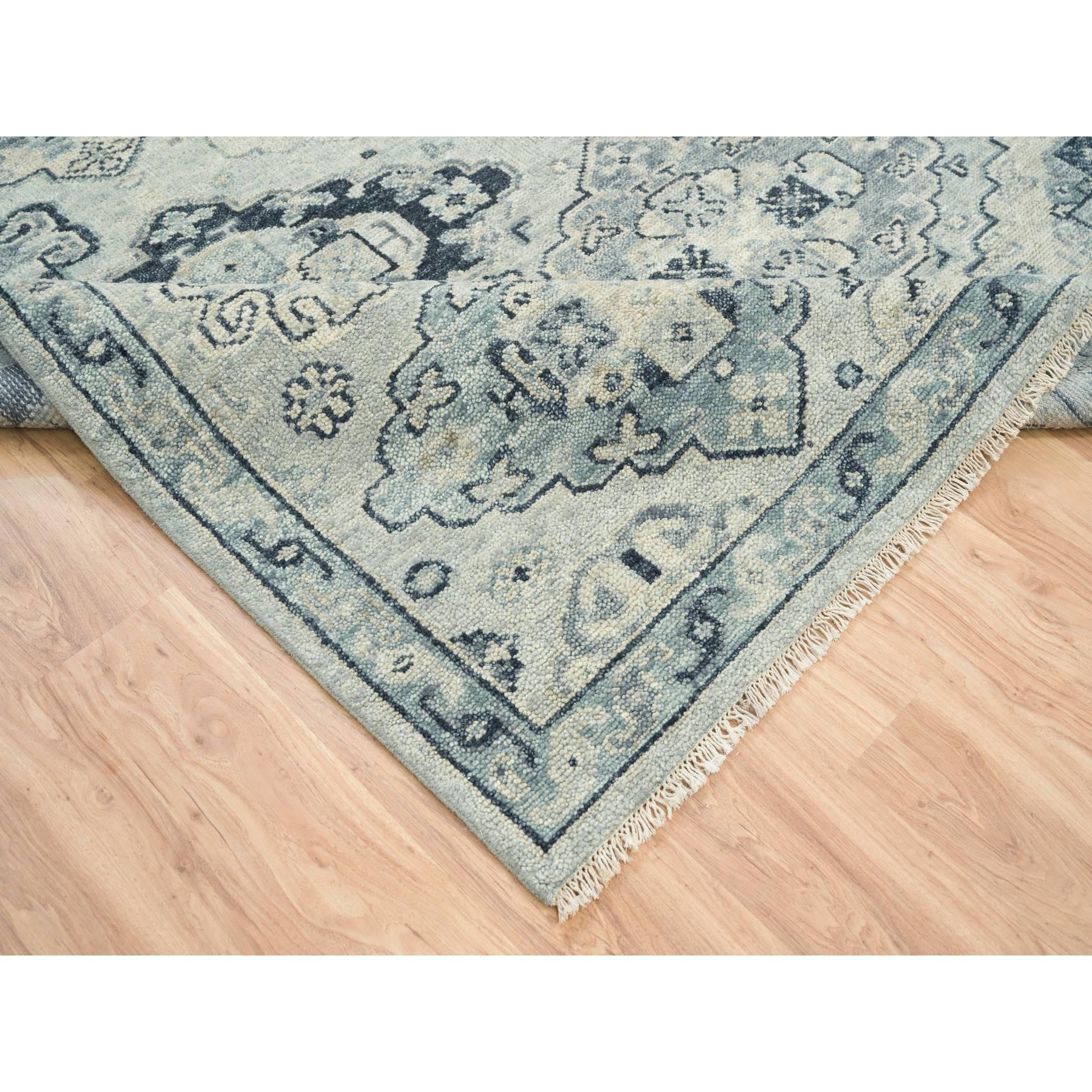 XXIe siècle et contemporain 8'x10' Gris argenté Tapis d'Orient en pure laine noué à la main Design Anatolien en vente