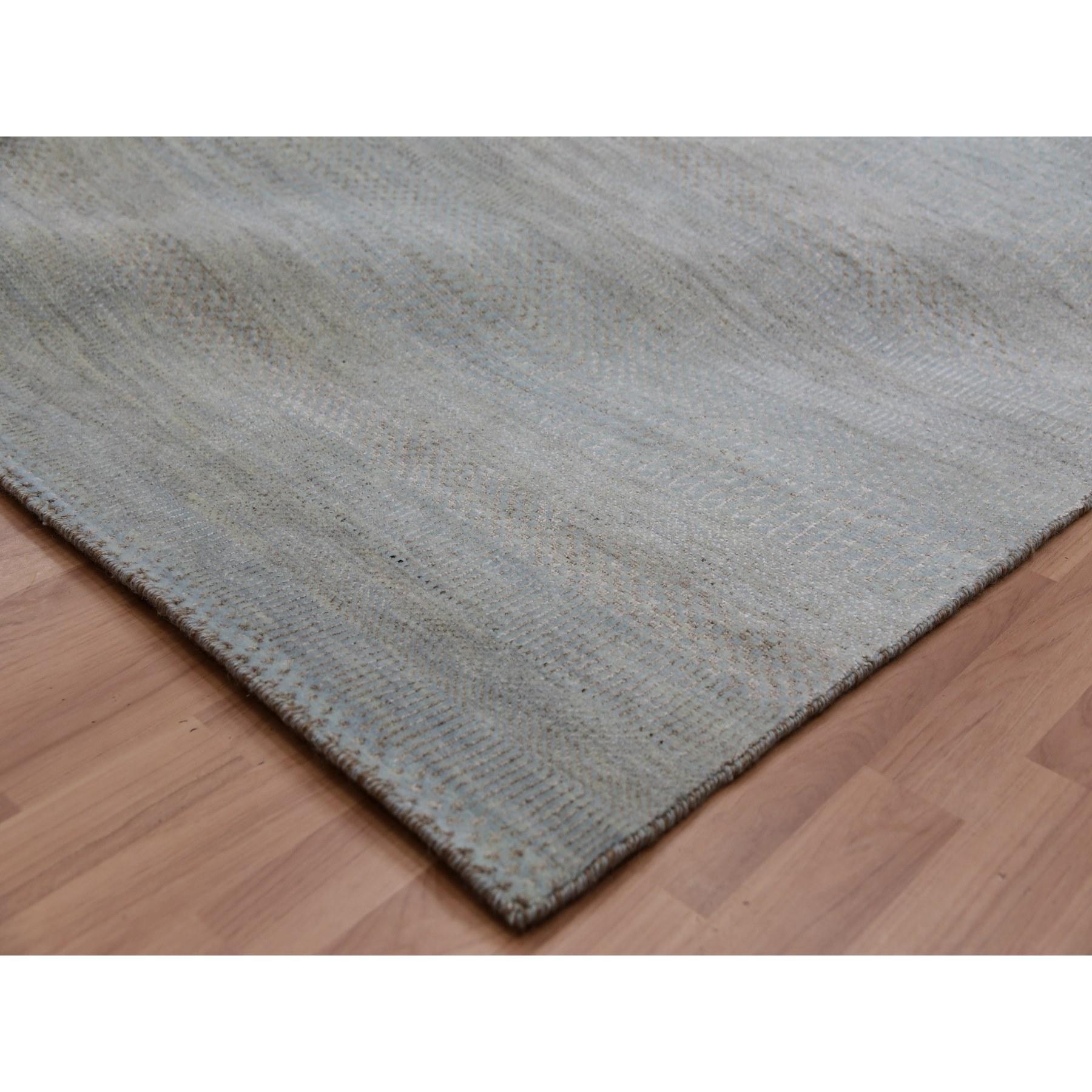 8'x10' handgeknüpfter orientalischer Teppich aus weicher 100% Wolle in gehärtetem grauem Grasdesign (21. Jahrhundert und zeitgenössisch) im Angebot